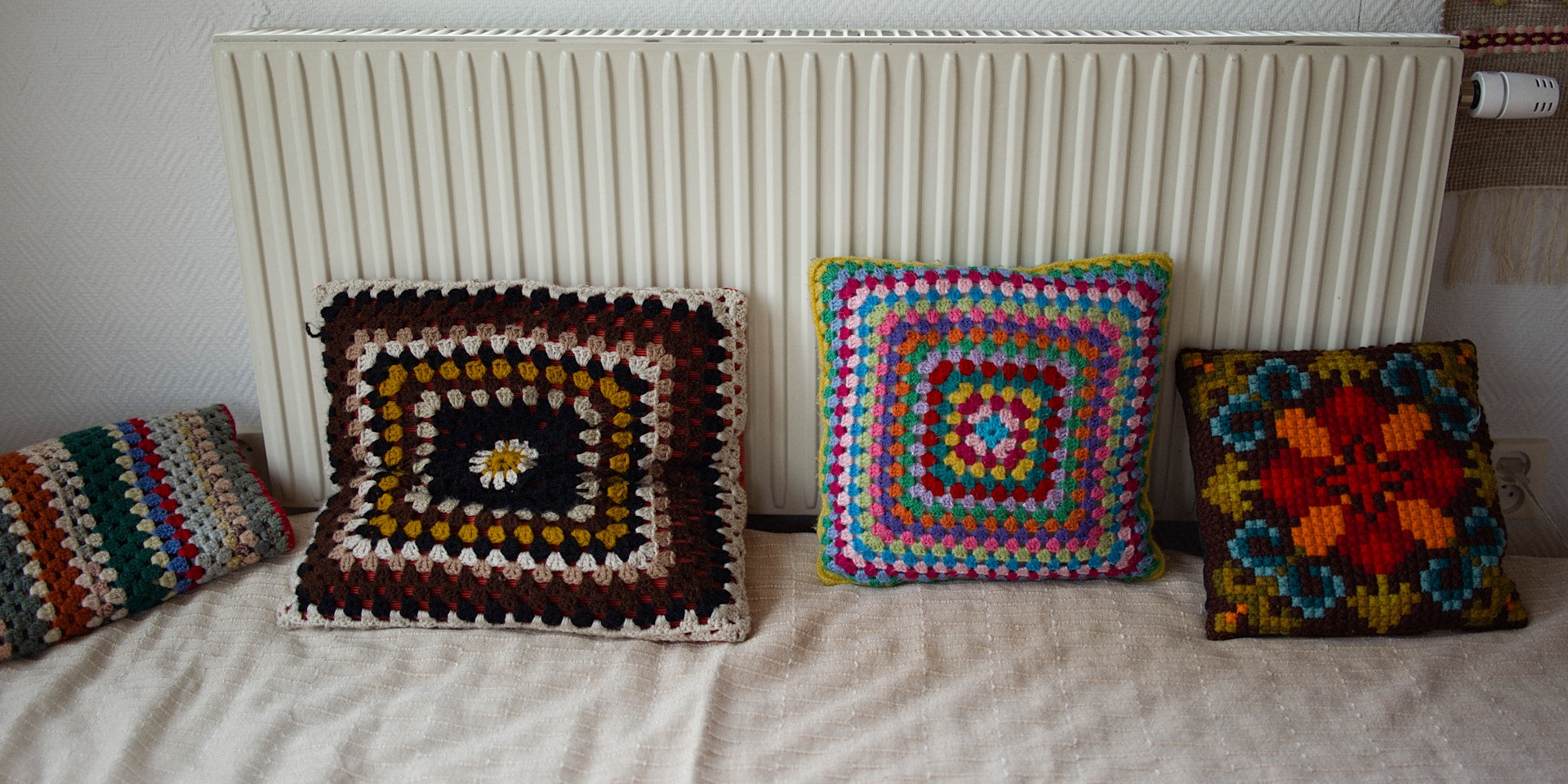 Choose Handmade Cushions for Cozy Home Decor Trend
