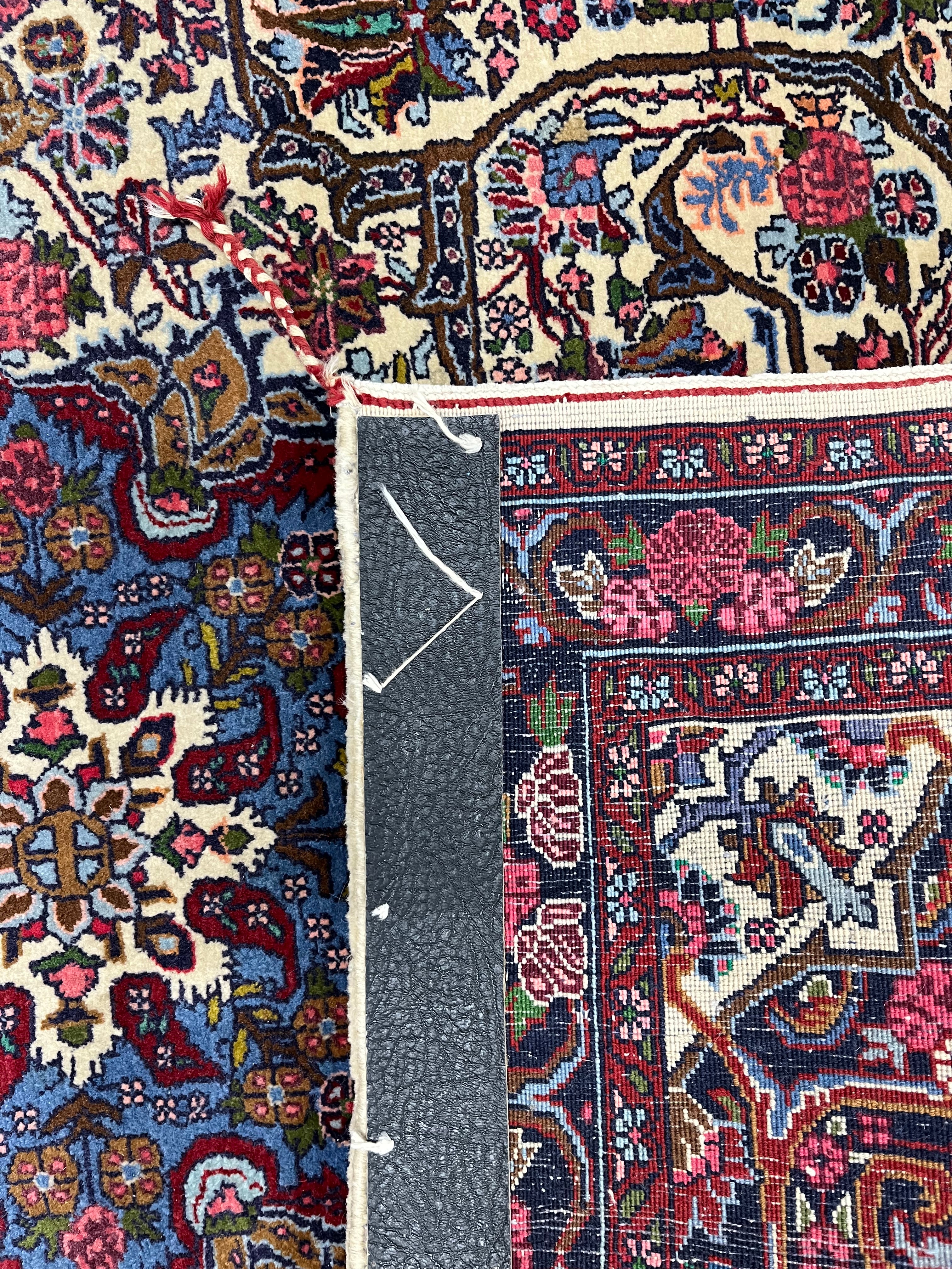 Saruk Persian Vintage Hand Knotted Wool Rug - 150 x 105 cm