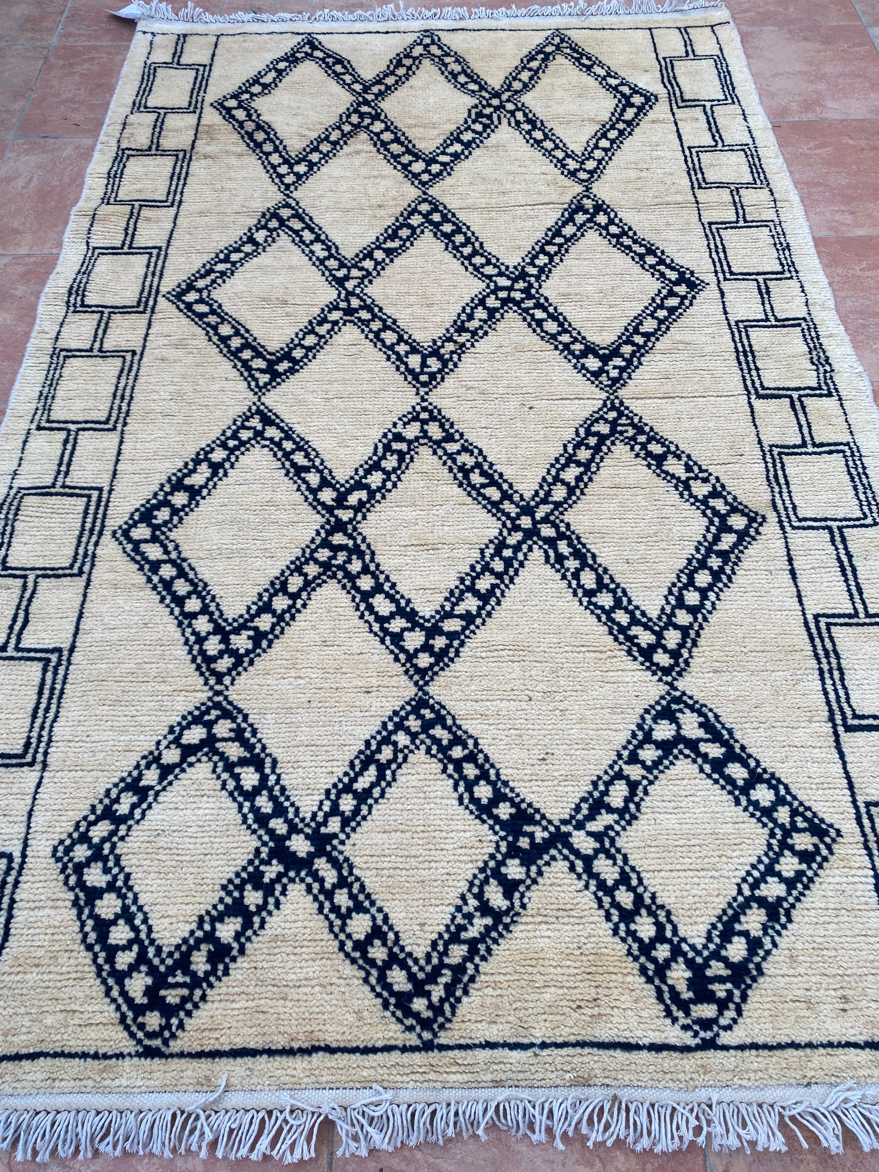 Grel Hand Knotted Rug - Size: 190 x 125 cm