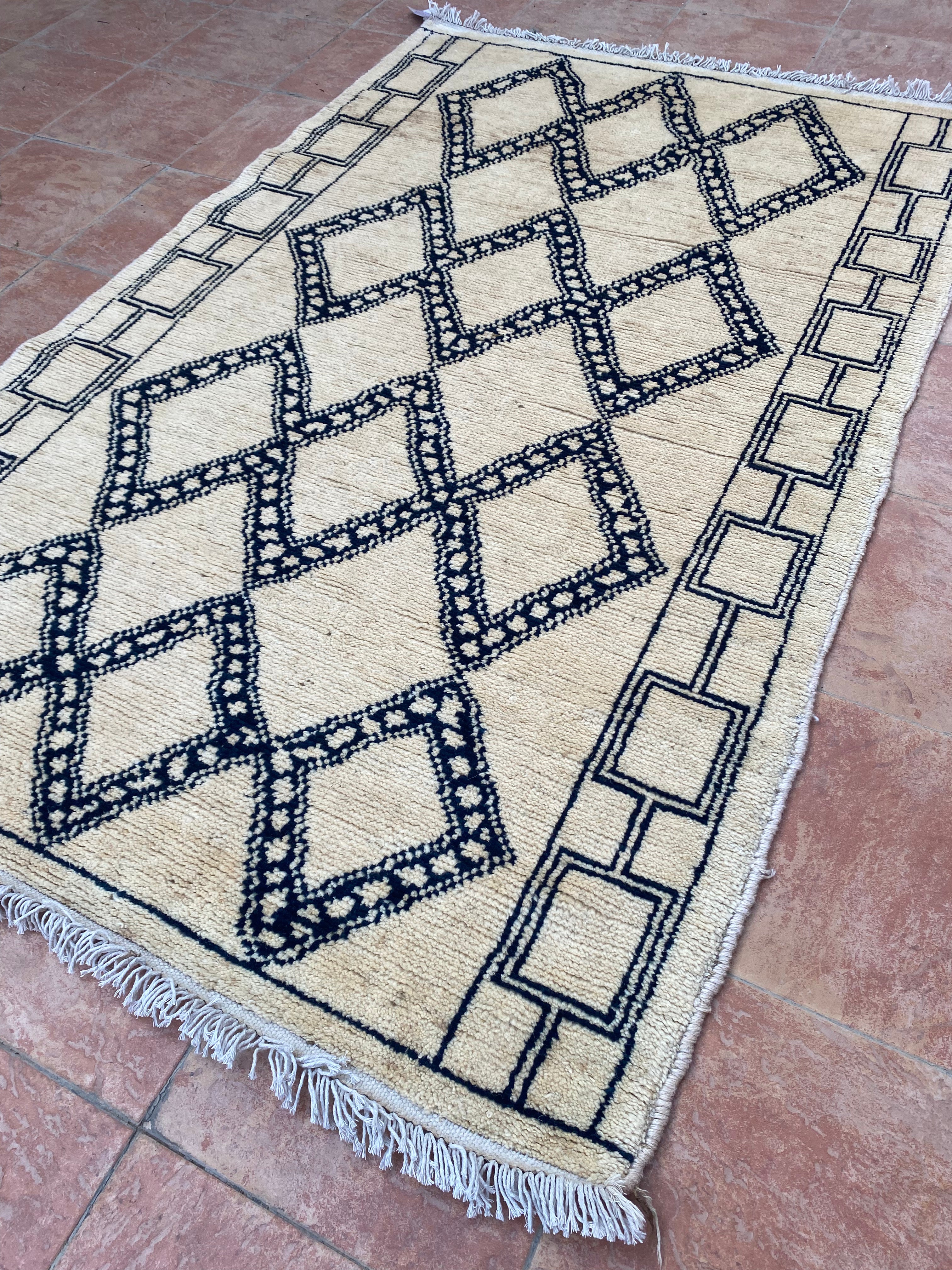 Grel Hand Knotted Rug - Size: 190 x 125 cm