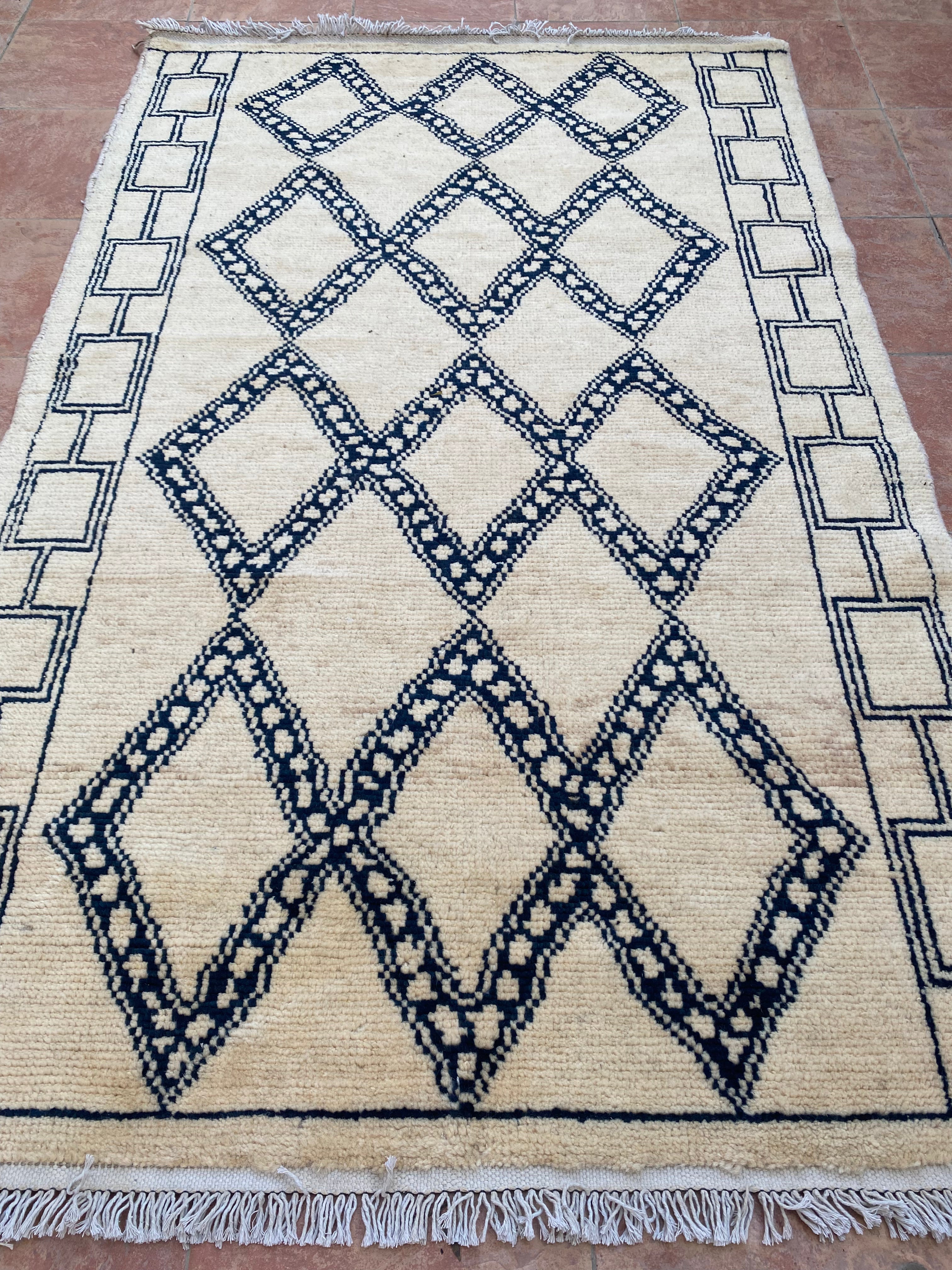 Grel Hand Knotted Rug - Size: 190 x 125 cm