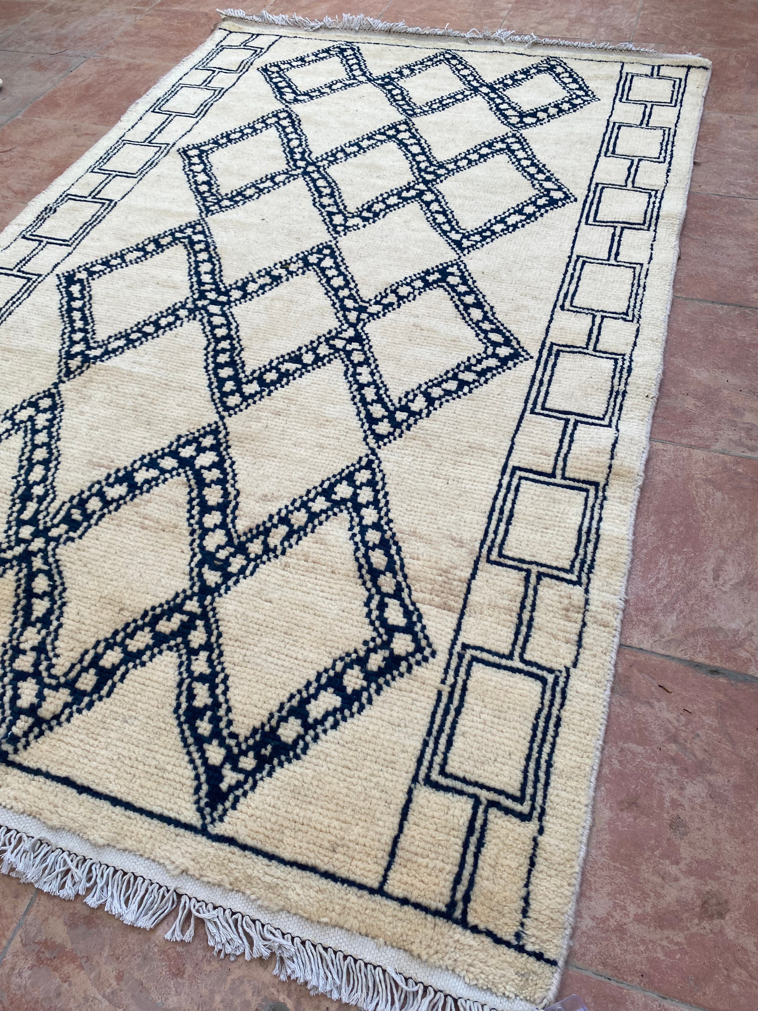 Grel Hand Knotted Rug - Size: 190 x 125 cm