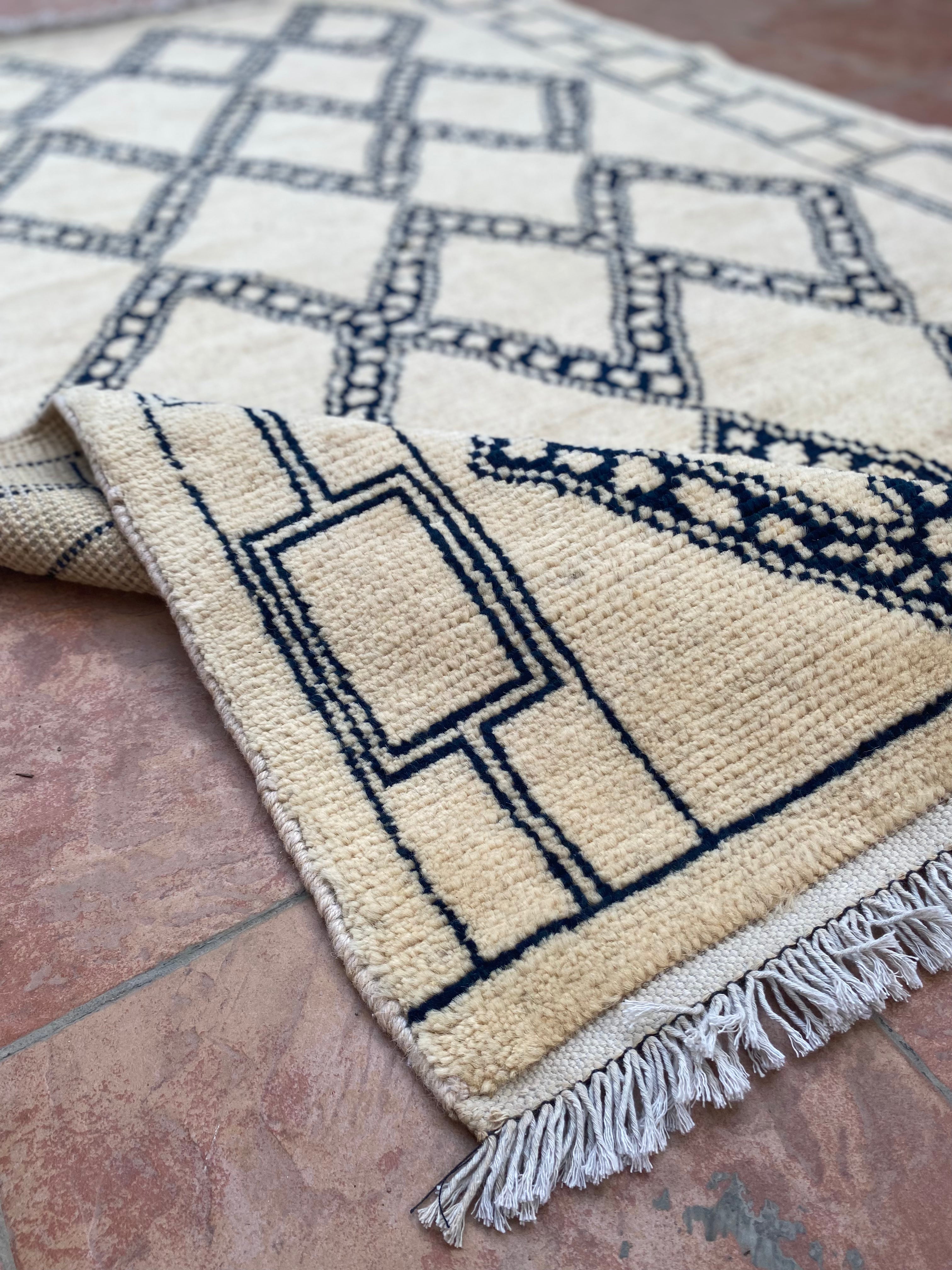 Grel Hand Knotted Rug - Size: 190 x 125 cm