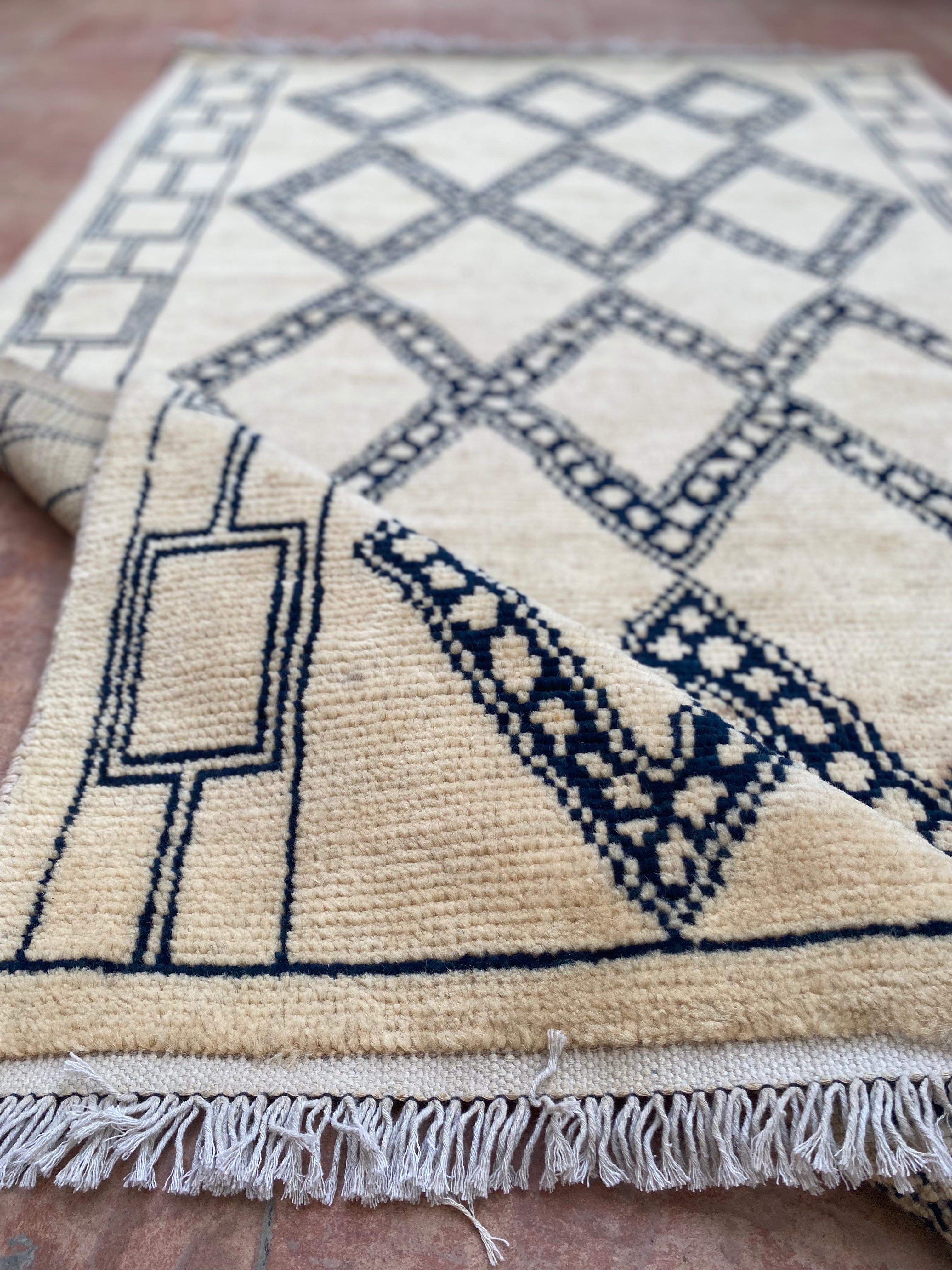 Grel Hand Knotted Rug - Size: 190 x 125 cm