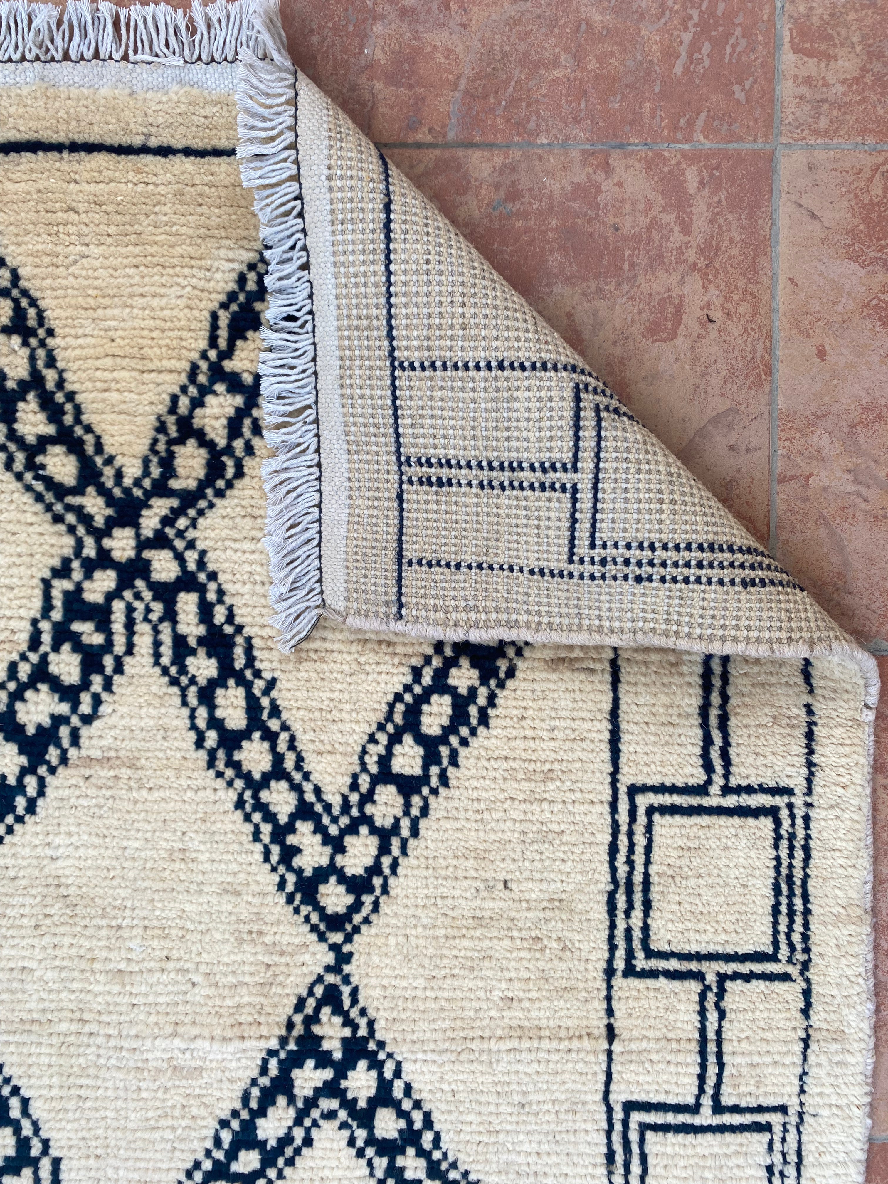 Grel Hand Knotted Rug - Size: 190 x 125 cm