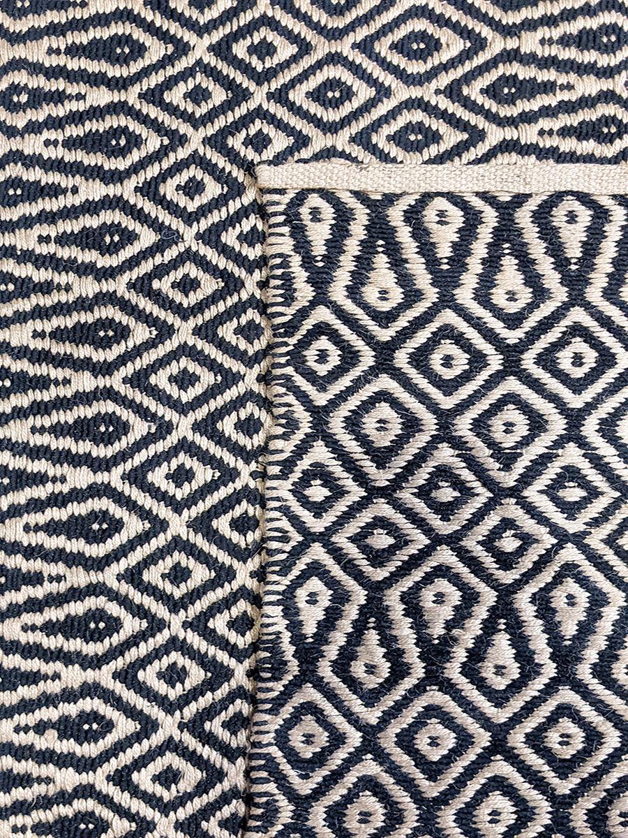 Modern Flatweave Rug - 244 × 171 cm