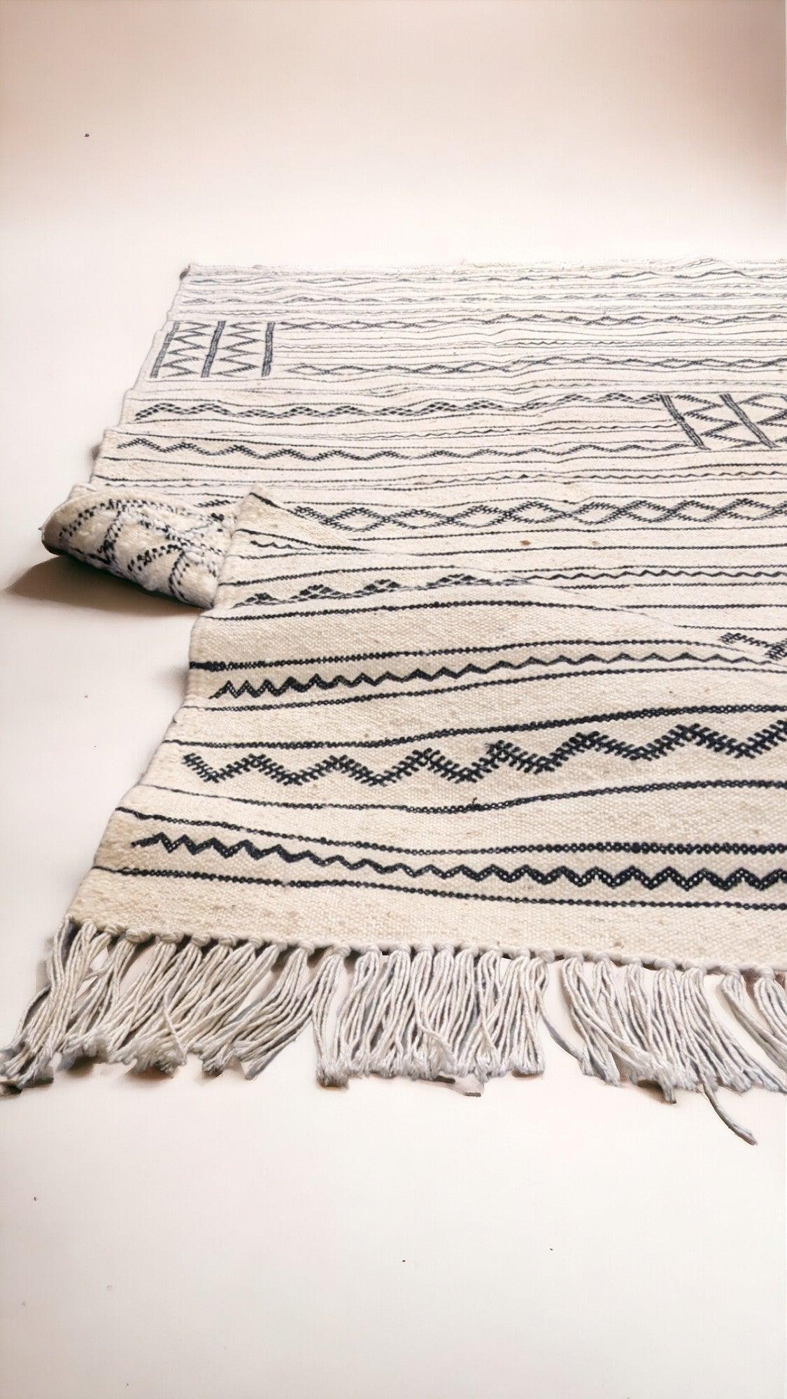 Sumak Moroccan Vintage Kilim Rug - Size: 219 × 149 cm