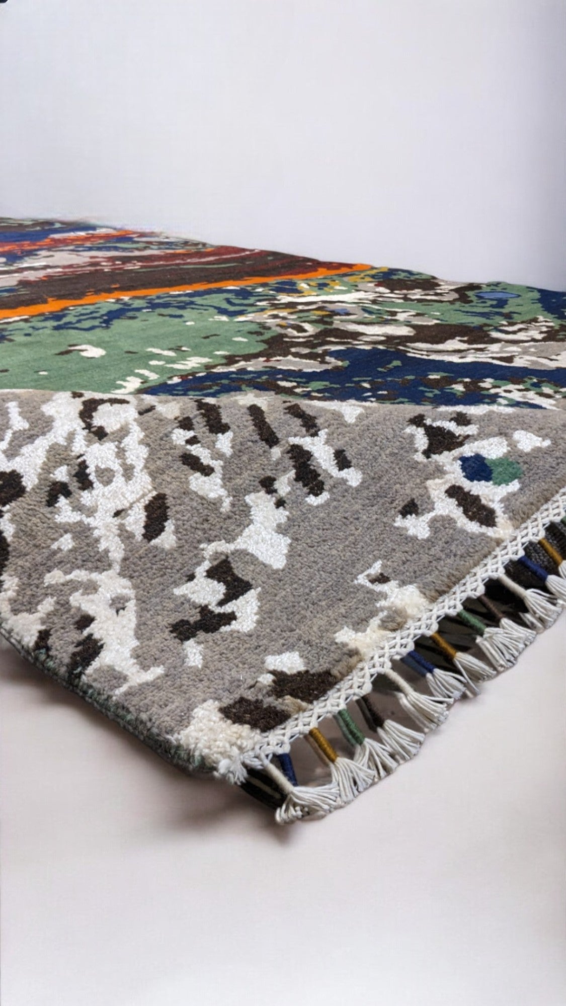 Modern Chobi Silk & Wool Rug - Size: 286 × 182 cm