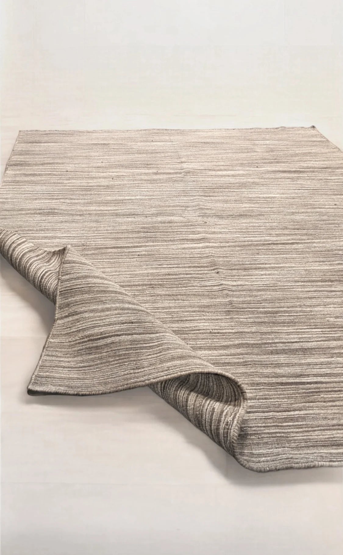 Modern Flatweave Rug - Size: 231 × 161 cm