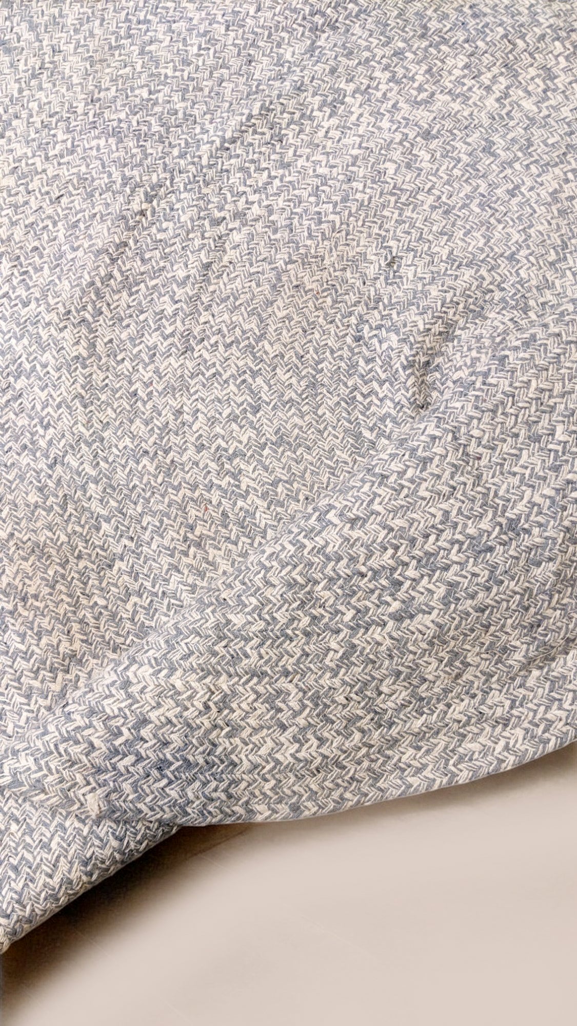 Braided Natural Jute Rug - 94 x 94 cm