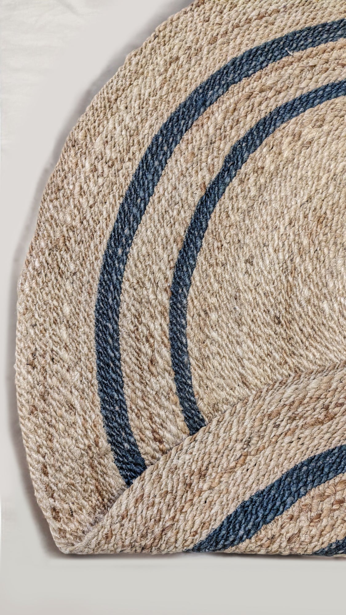 Braided Natural Jute Rug - 152 x 152 cm