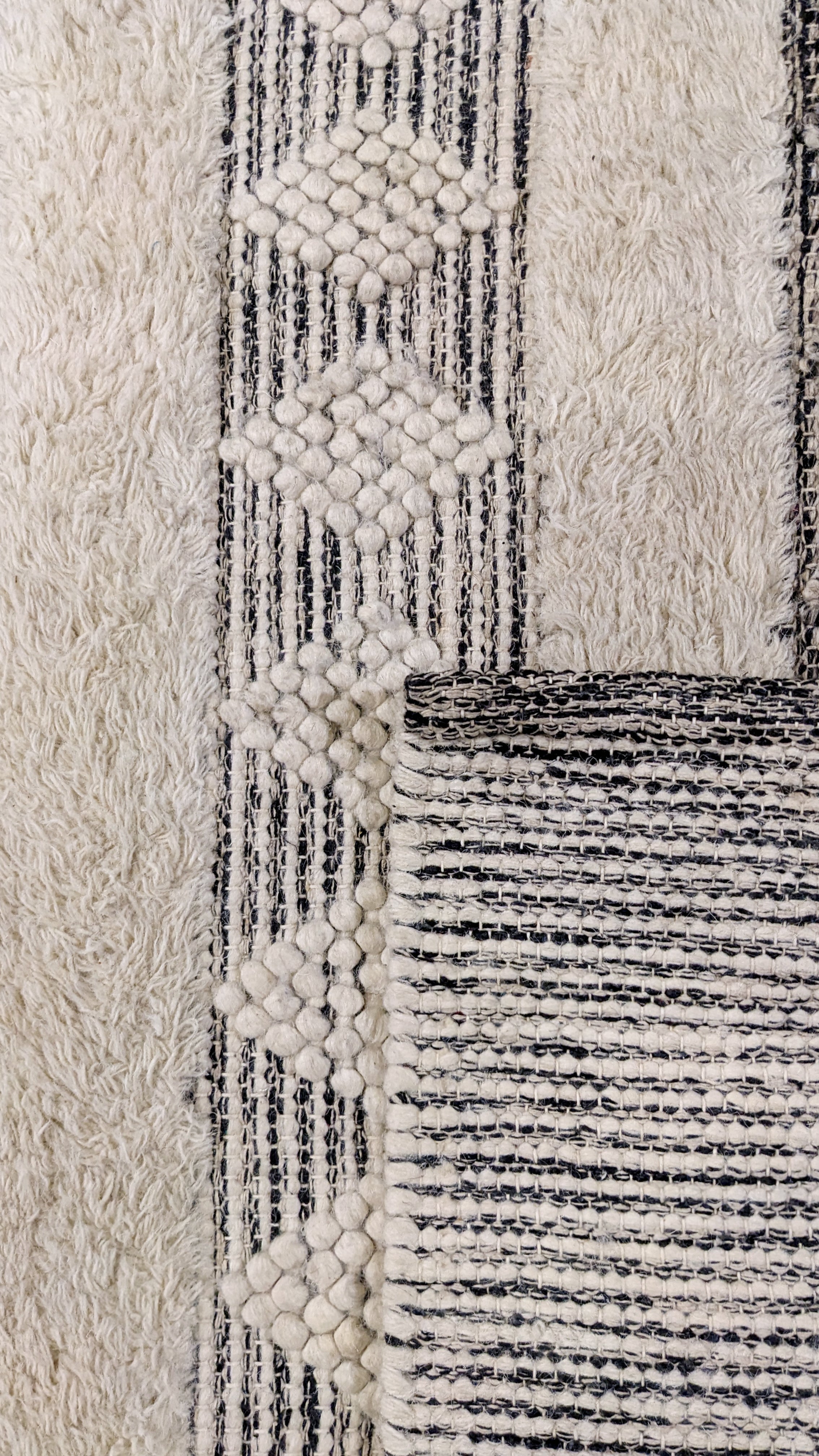 Moroccan Modern Rug - 240 × 162 cm