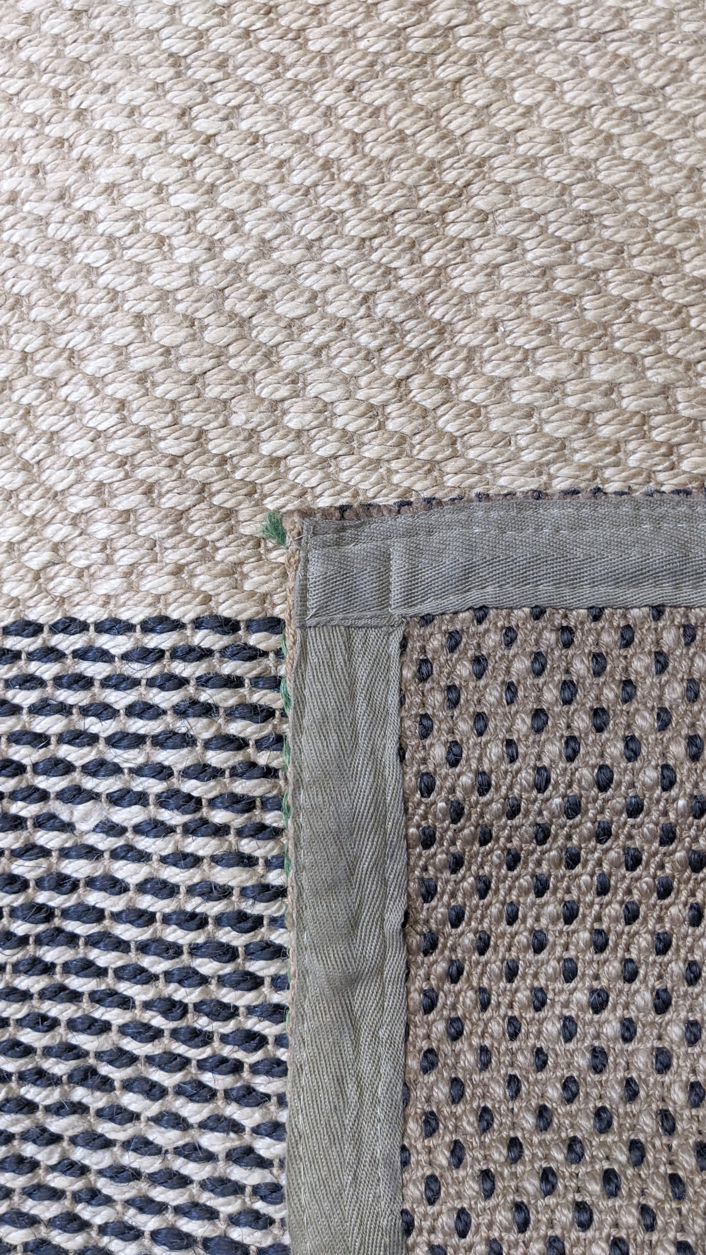 Braided Natural Jute Rug - 207 × 174 cm