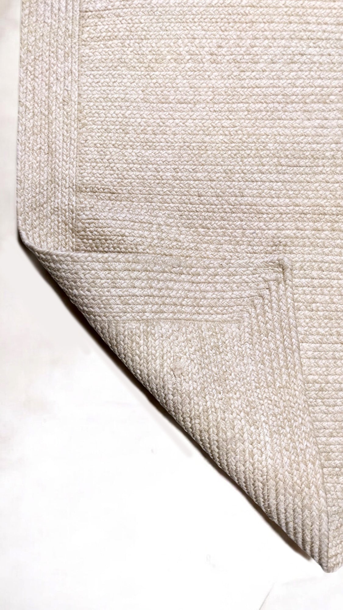 Braided Natural Jute Rug - 131 x 79 cm