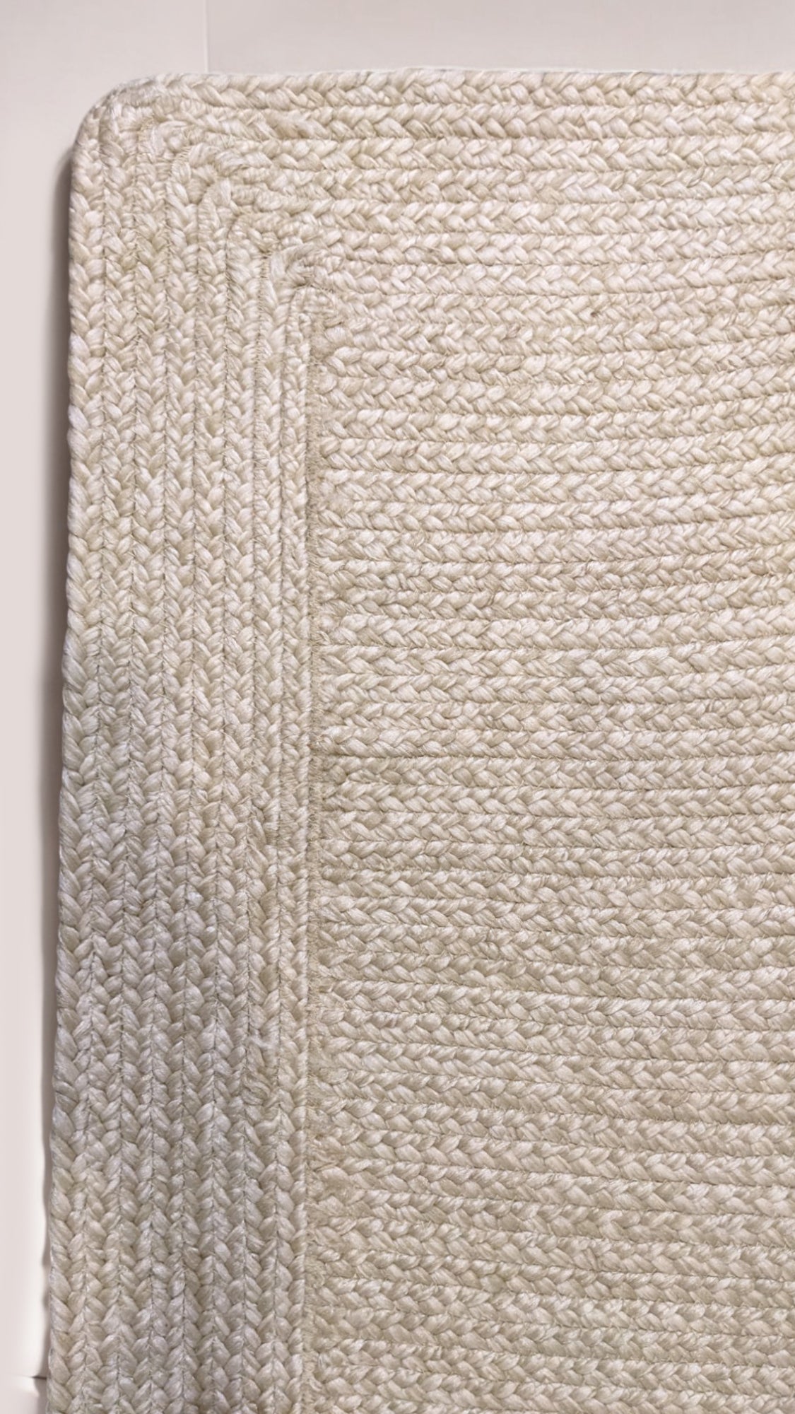 Braided Natural Jute Rug - 131 x 79 cm