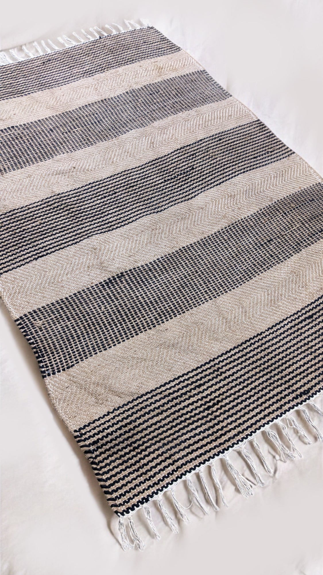 Flatweave Natural Jute Rug - 207 x 140 cm