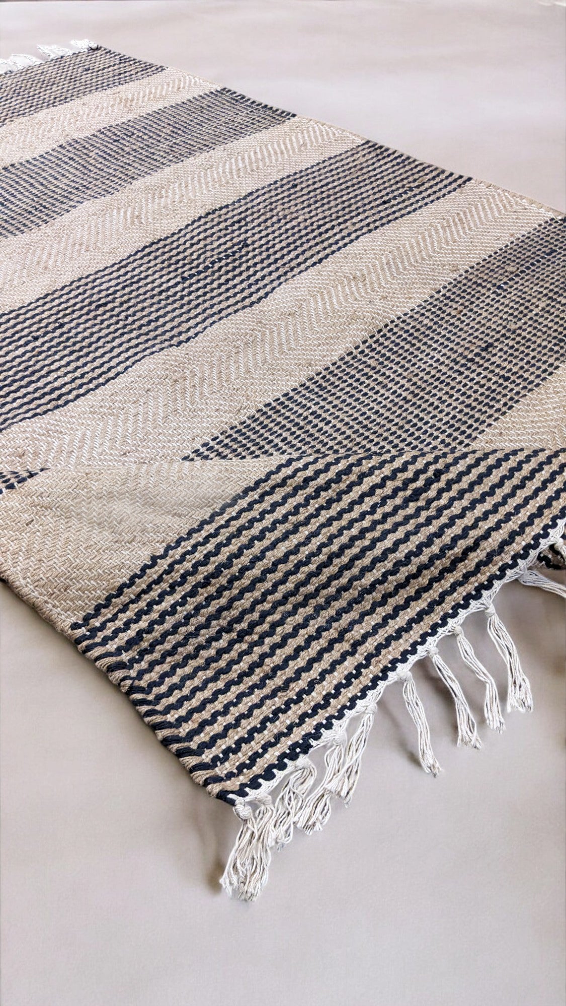 Flatweave Natural Jute Rug - 207 x 140 cm