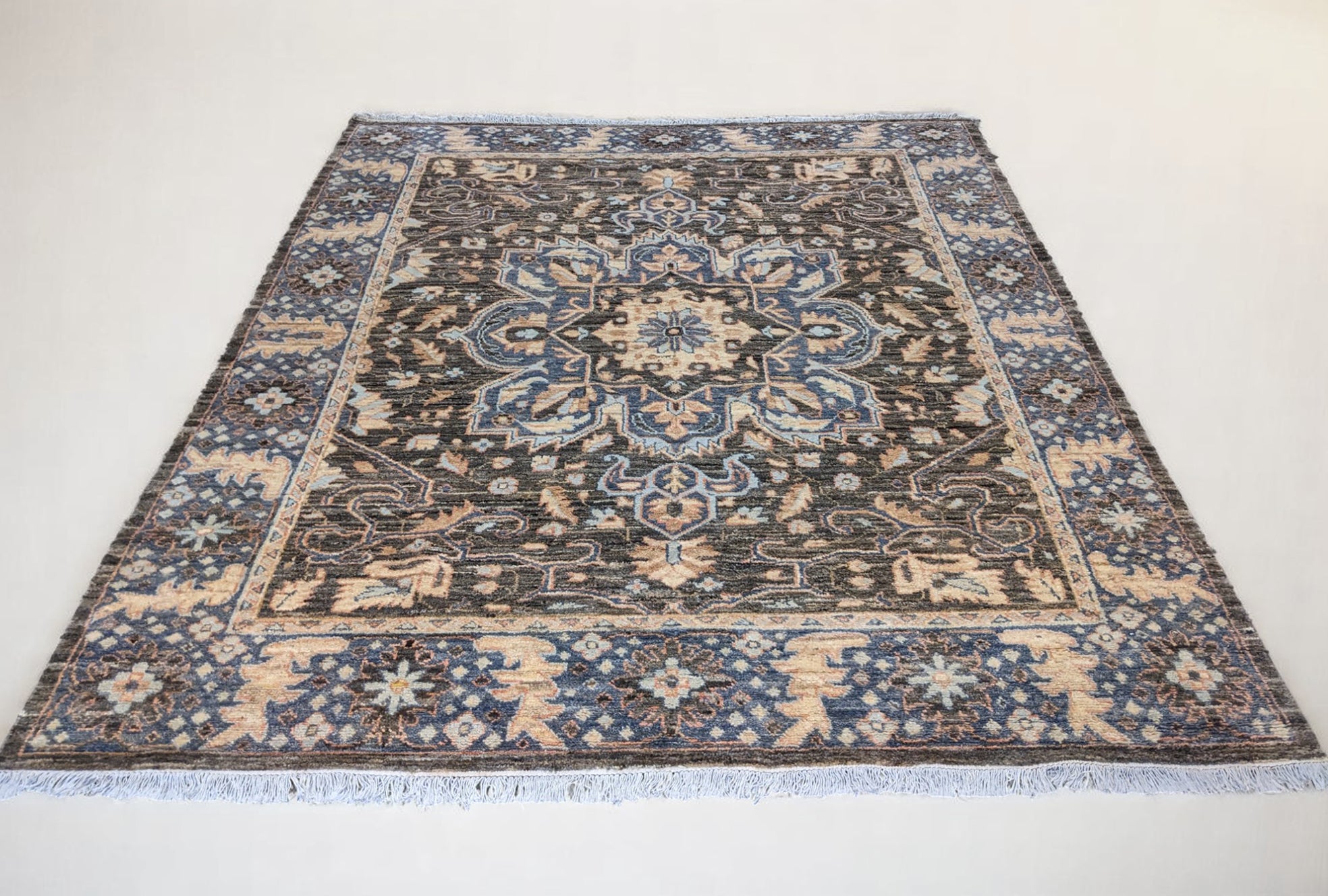 Wrealm Hand Knotted Rug - 314 x 247 cm