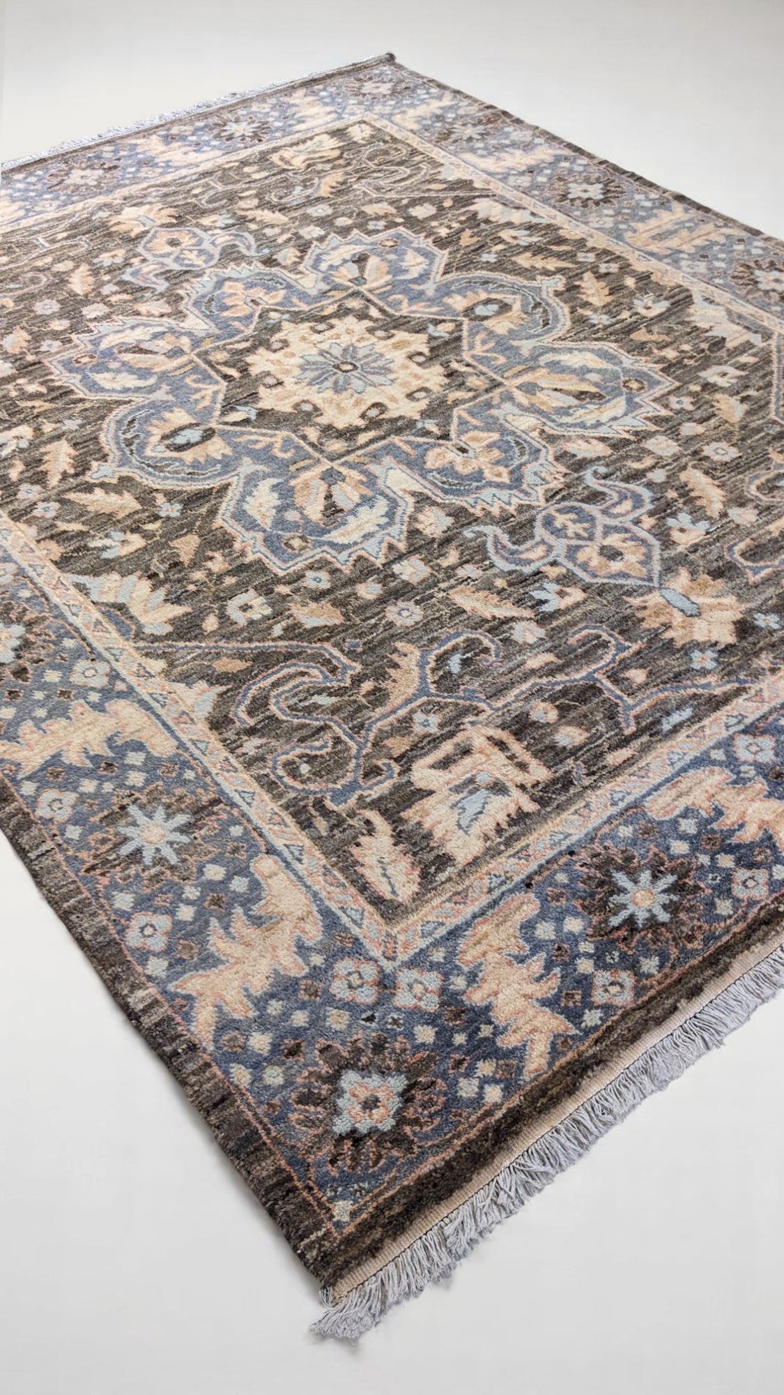 Wrealm Hand Knotted Rug - 314 x 247 cm