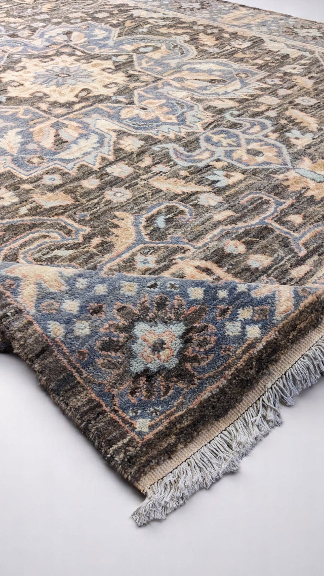 Wrealm Hand Knotted Rug - 314 x 247 cm