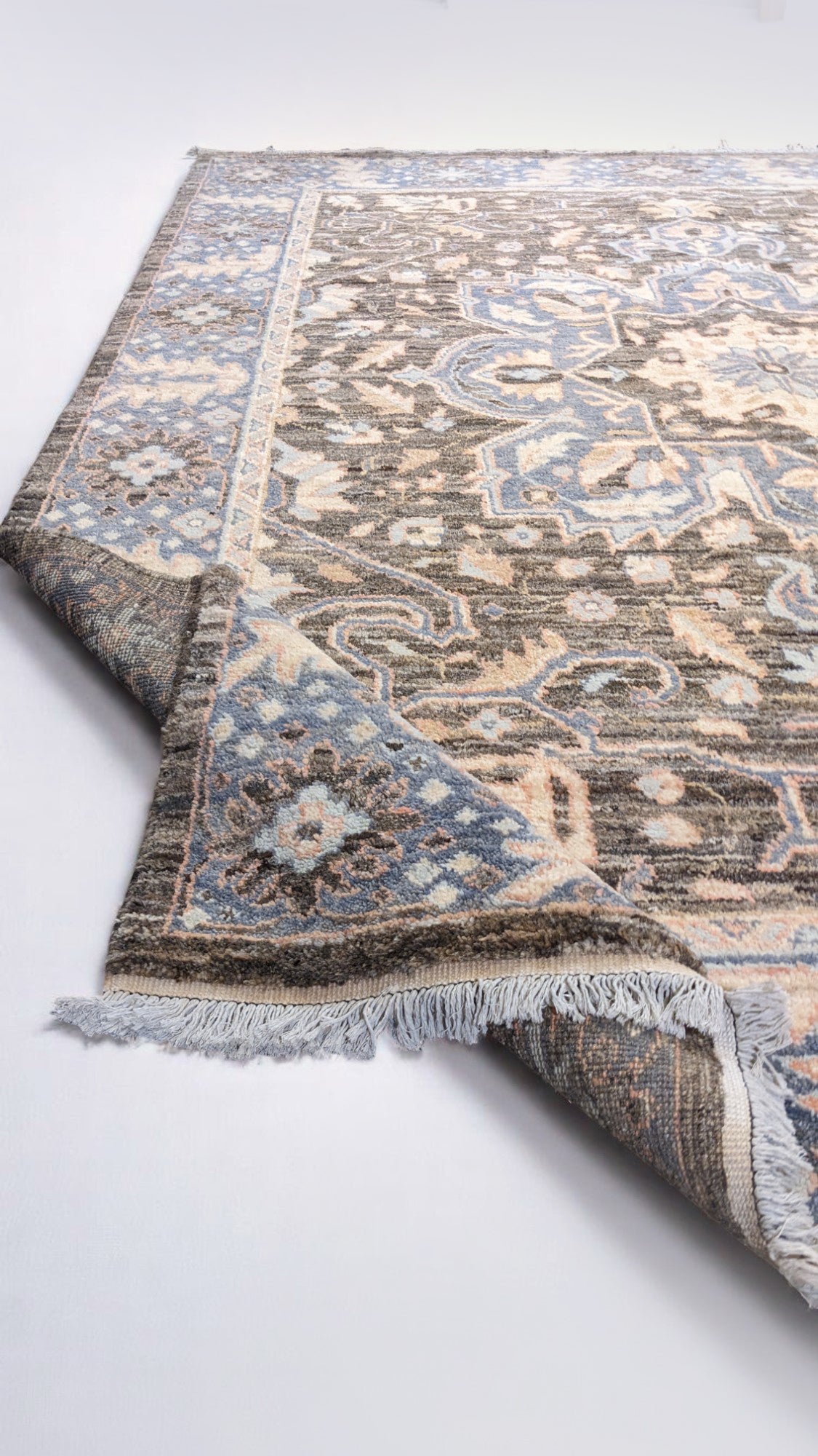 Wrealm Hand Knotted Rug - 314 x 247 cm