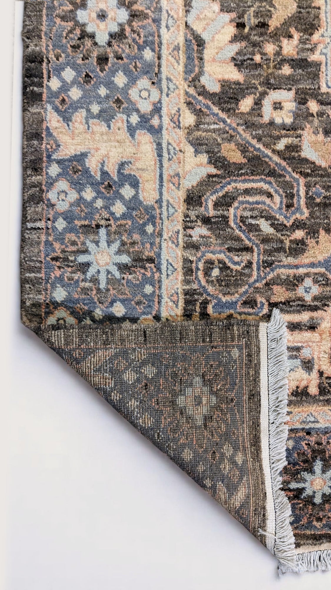 Wrealm Hand Knotted Rug - 314 x 247 cm