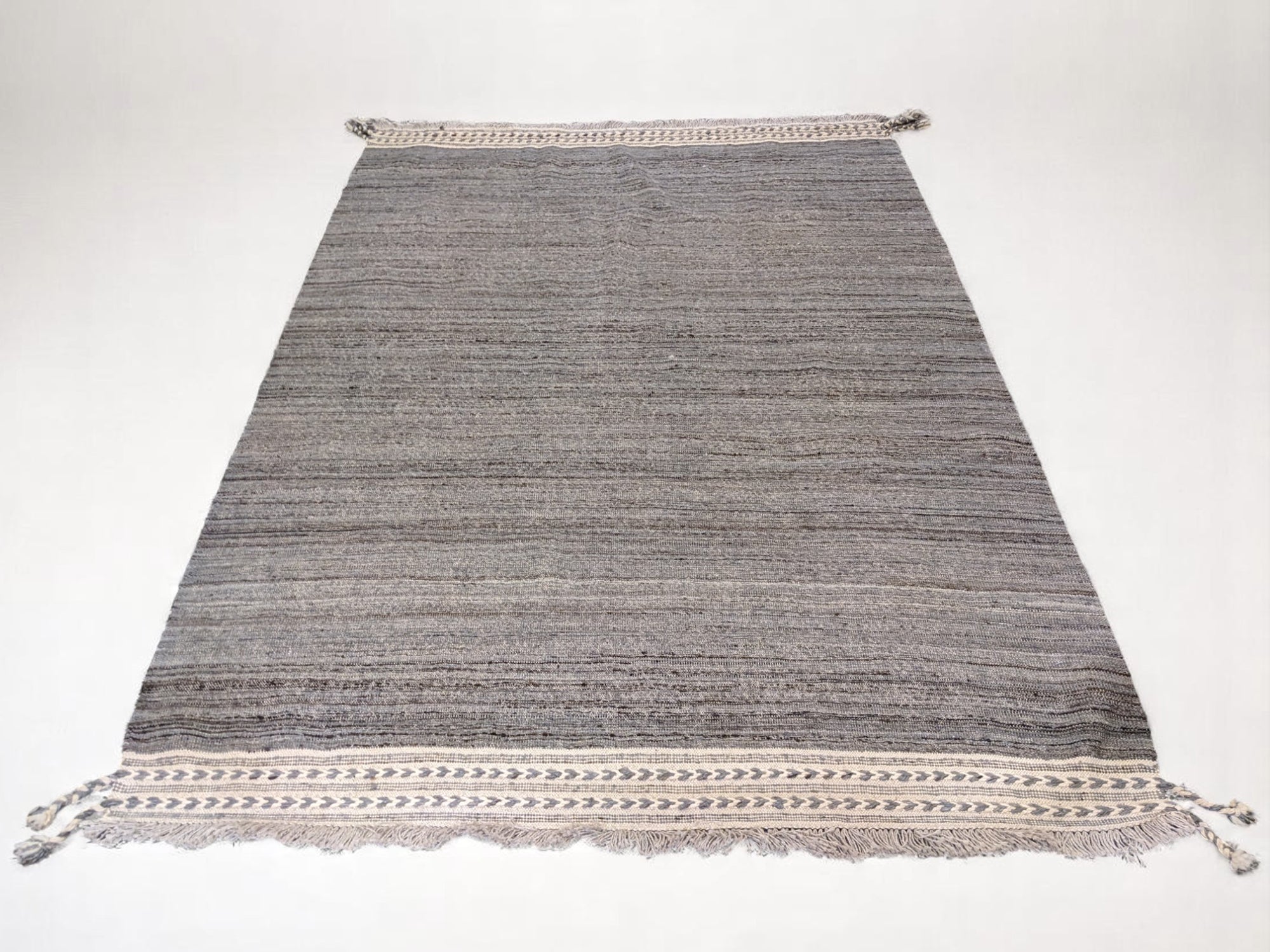 Moderner beigefarbener und blauer Flachgewebe-Wollteppich | 247 x 183 cm