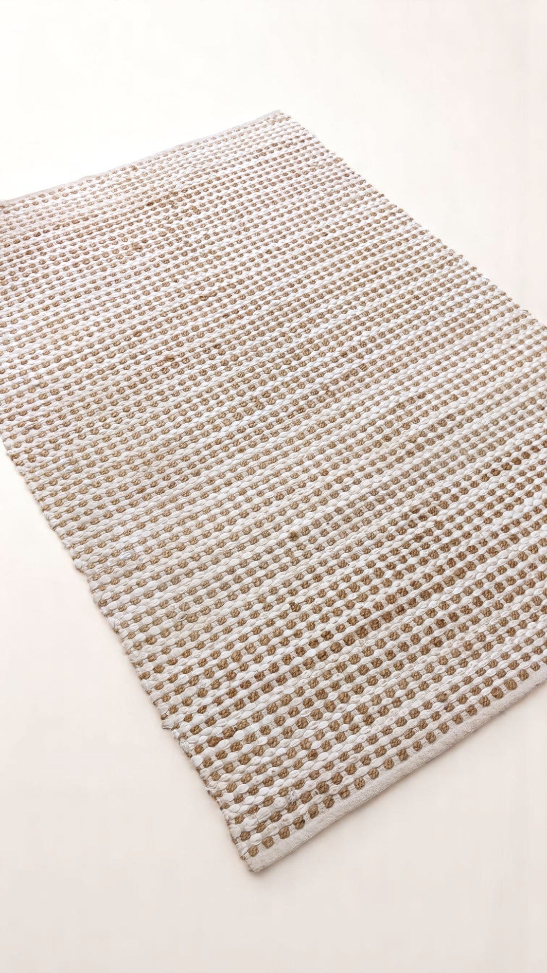 Loop Weave Natural Jute Rug - 183 x 122 cm