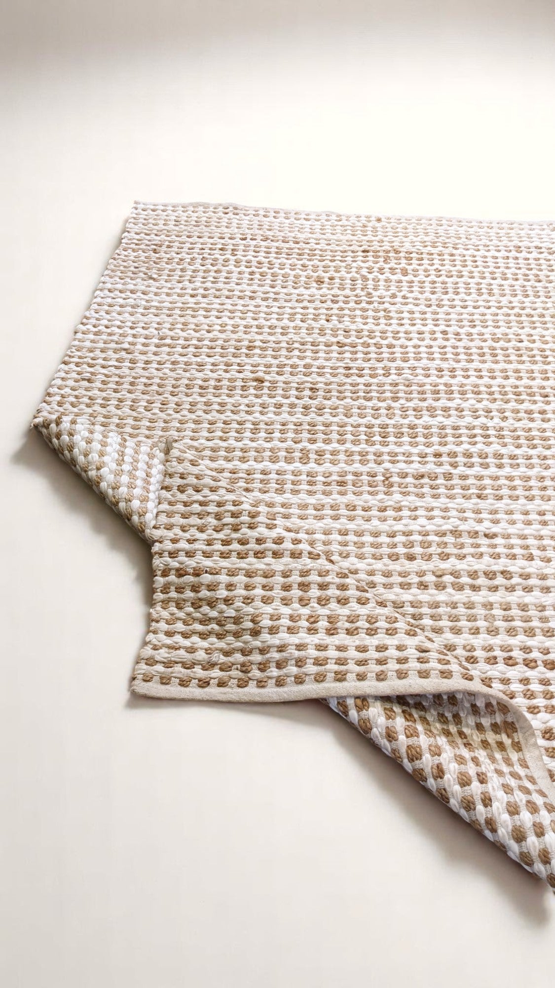 Loop Weave Natural Jute Rug - 183 x 122 cm