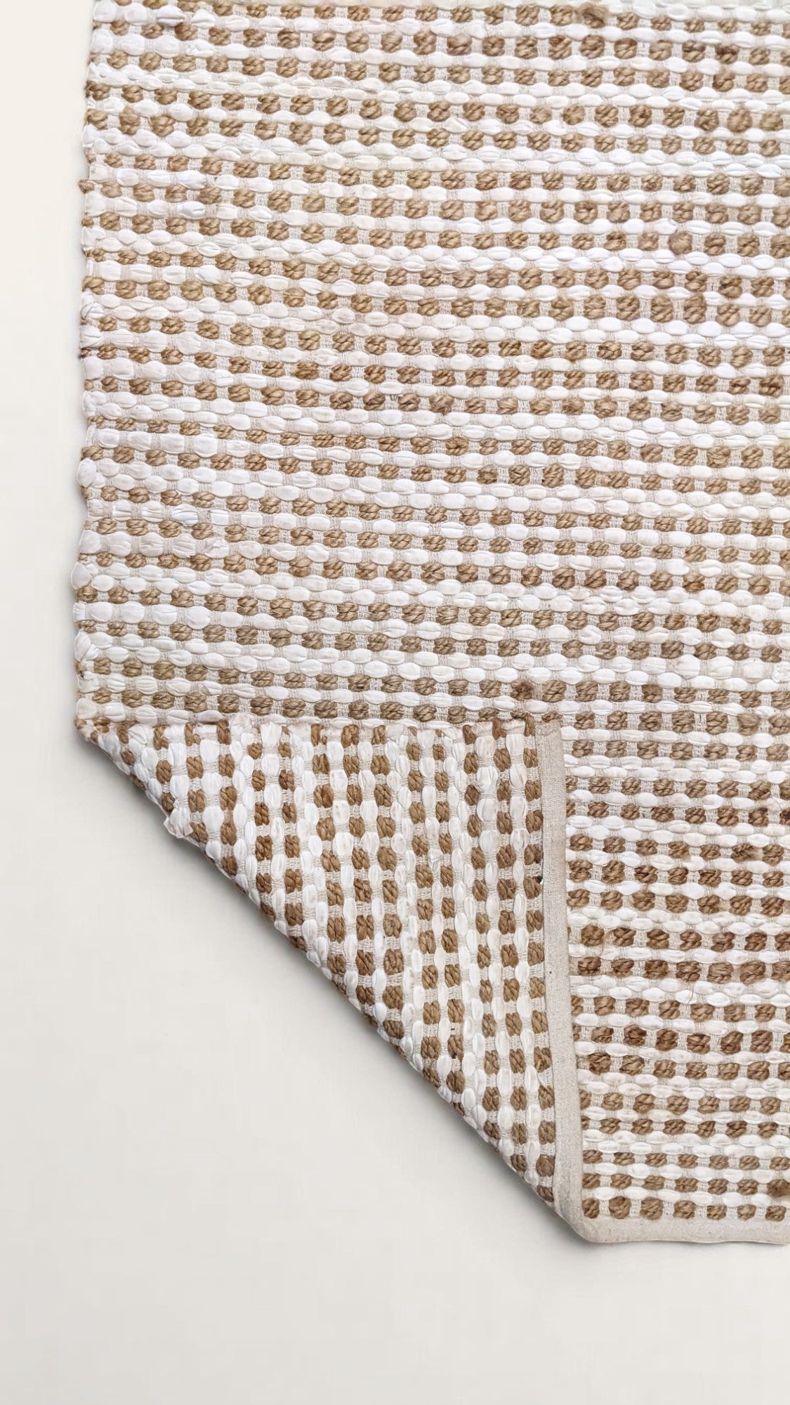 Loop Weave Natural Jute Rug - 183 x 122 cm