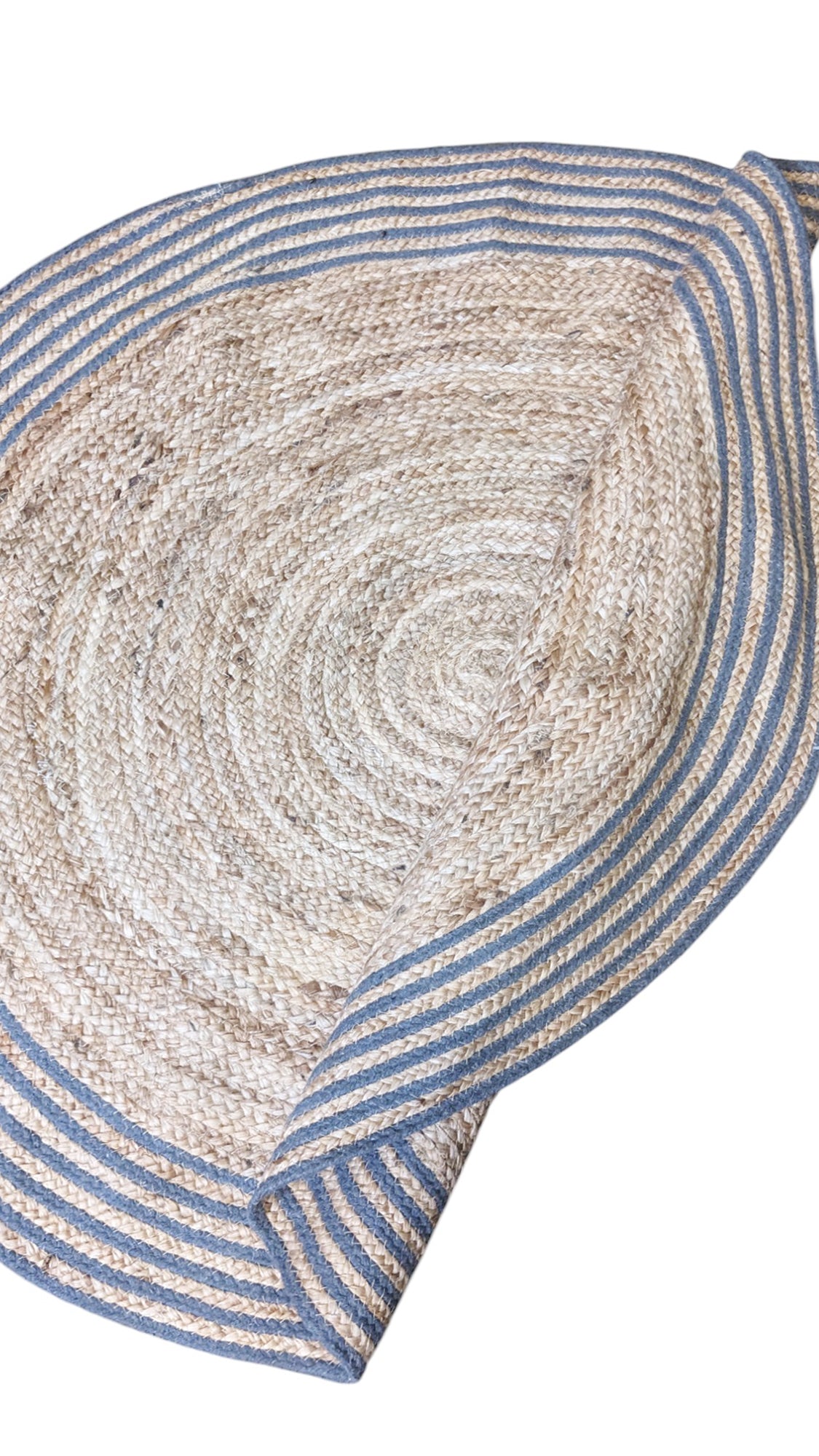 Braided Natural Jute Rug - 122 x 122 cm