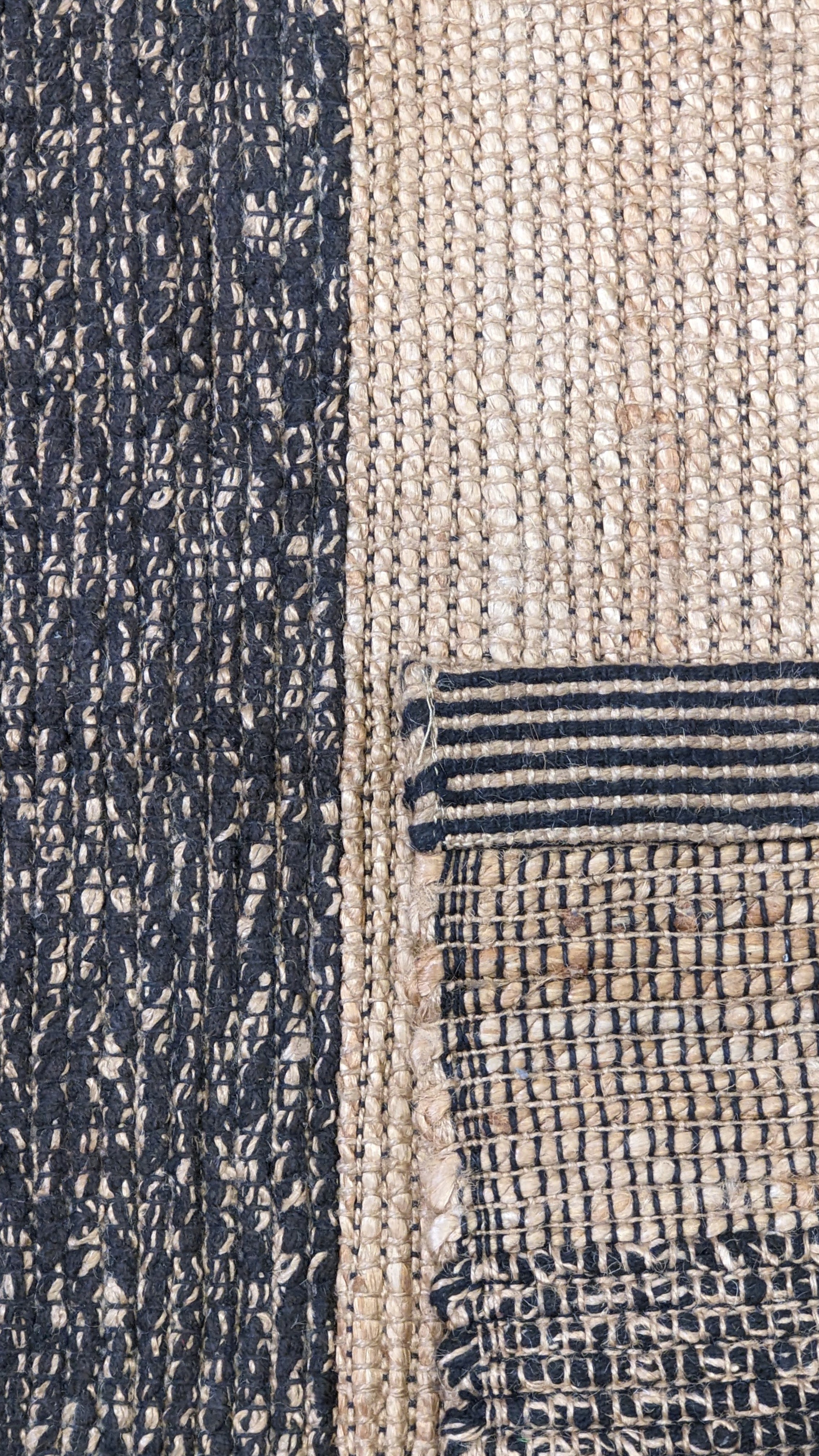 Braided Natural Jute Rug - 152 x 85 cm