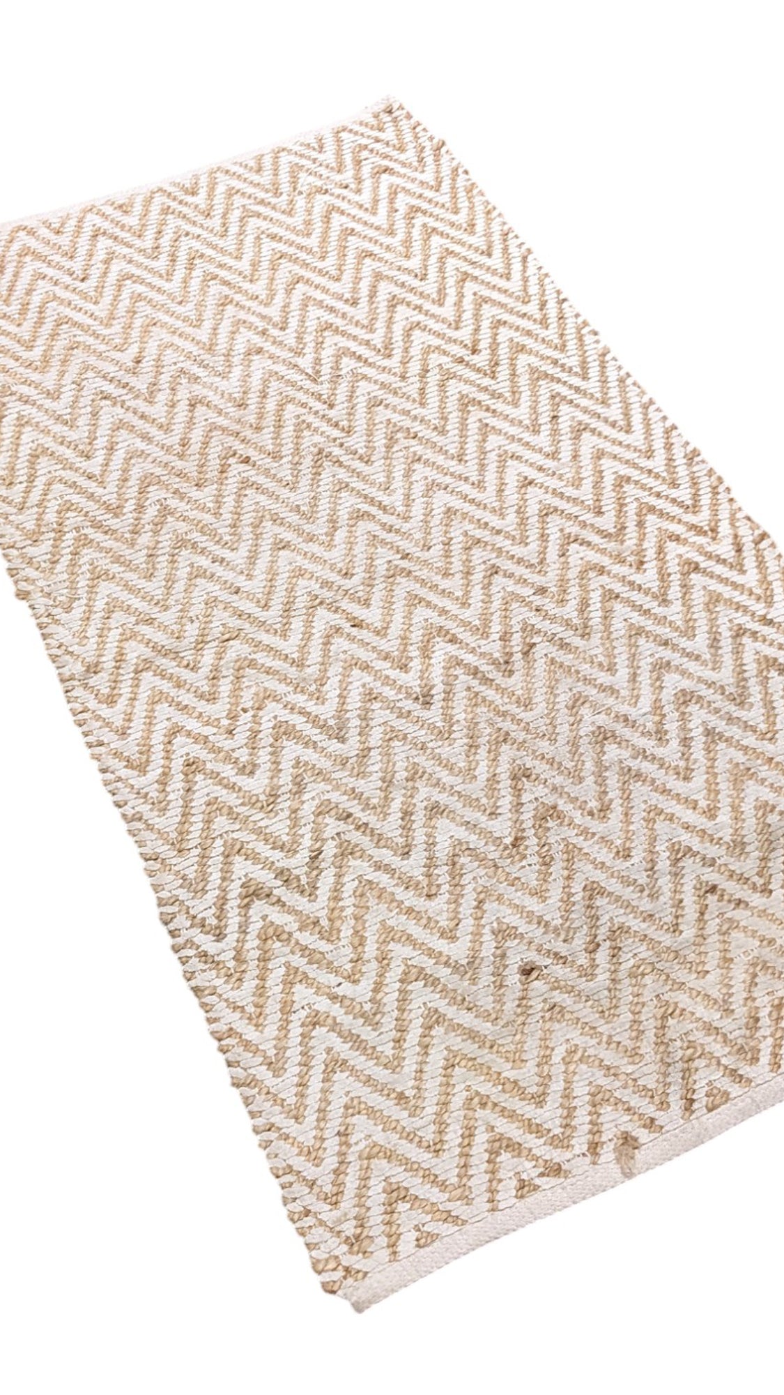 Braided Natural Jute Rug - 95 x 64 cm