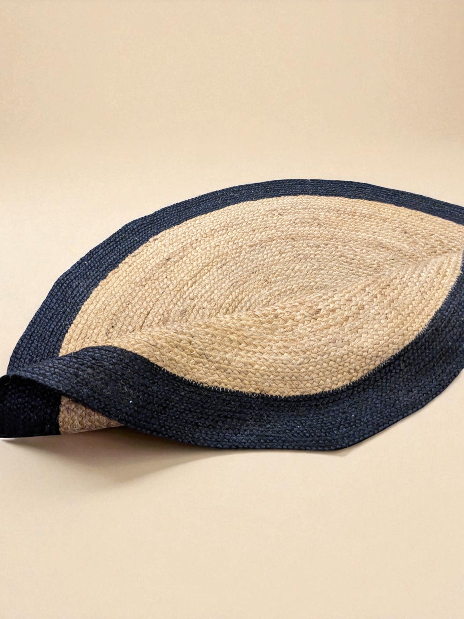 Braided Natural Round Jute Rug  - 122 x 122 cm