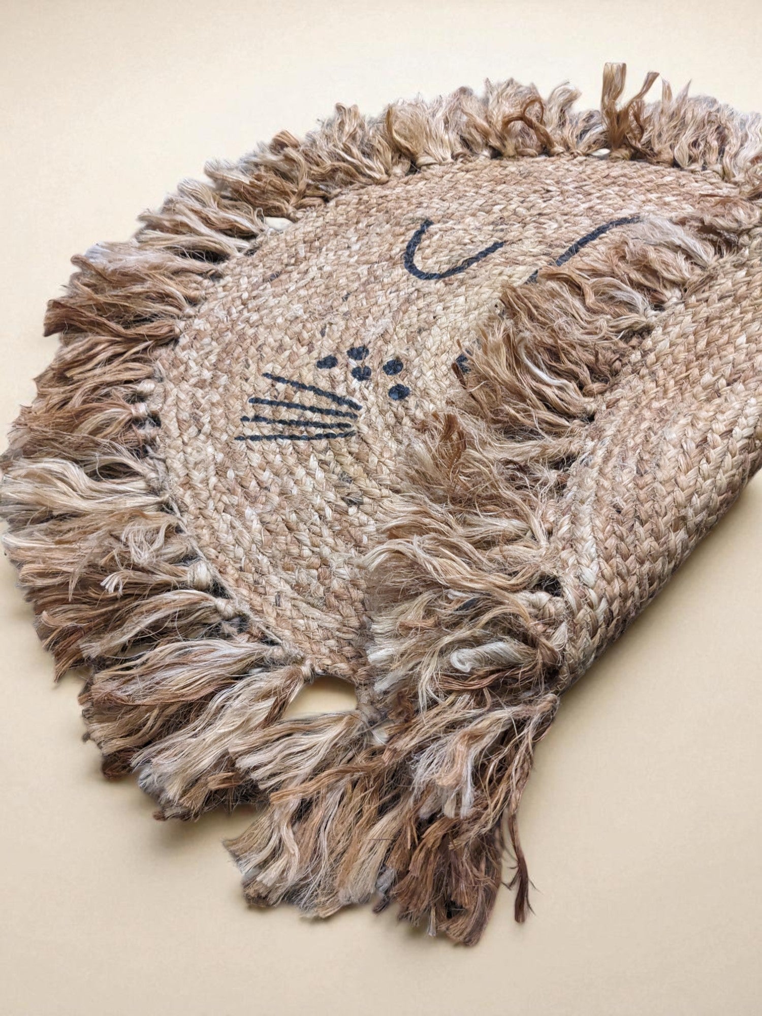 Lion Natural Round Jute Rug - 67 x 67 cm