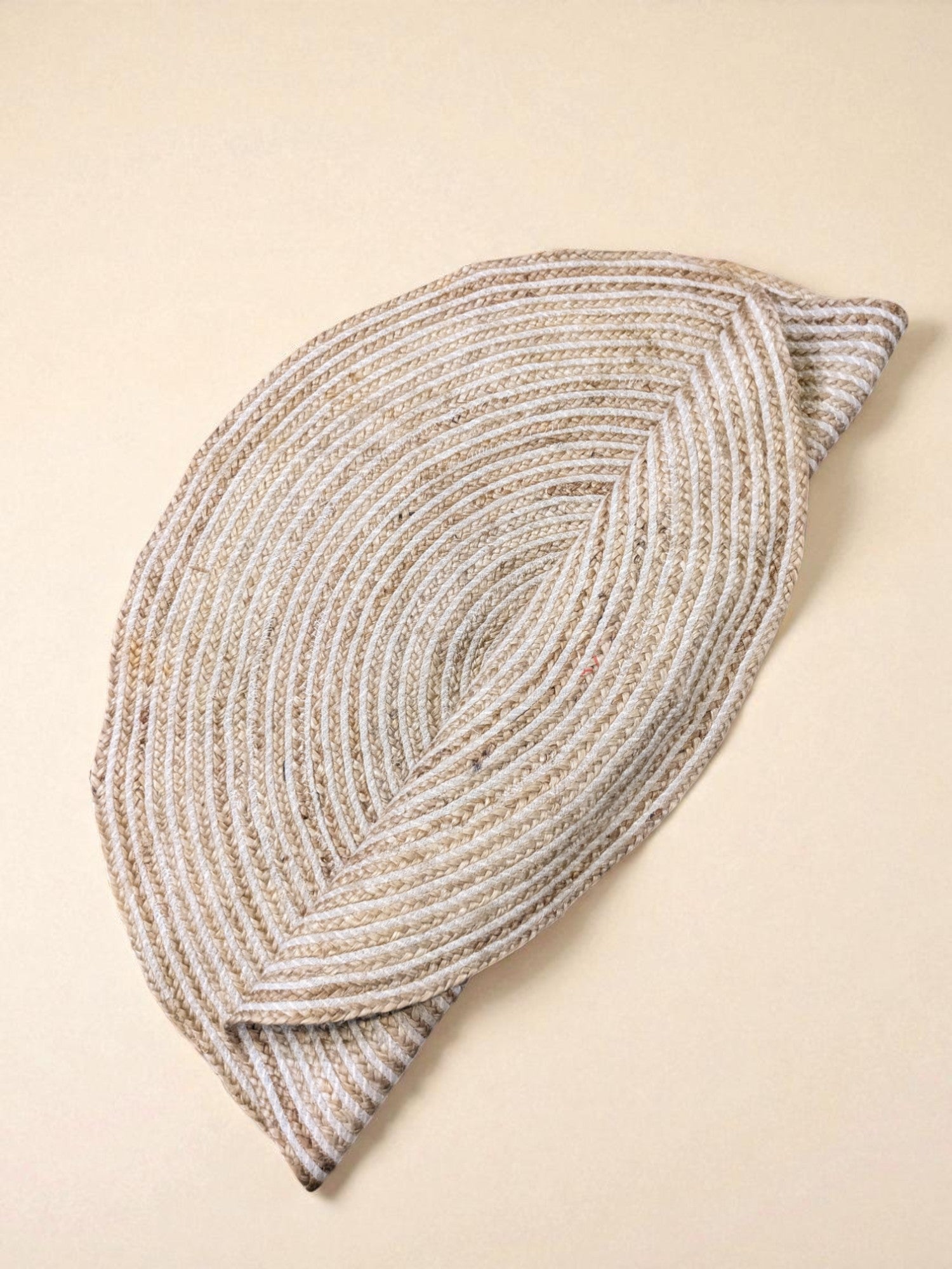 Braided Natural Round Jute Rug - 119 x 119 cm