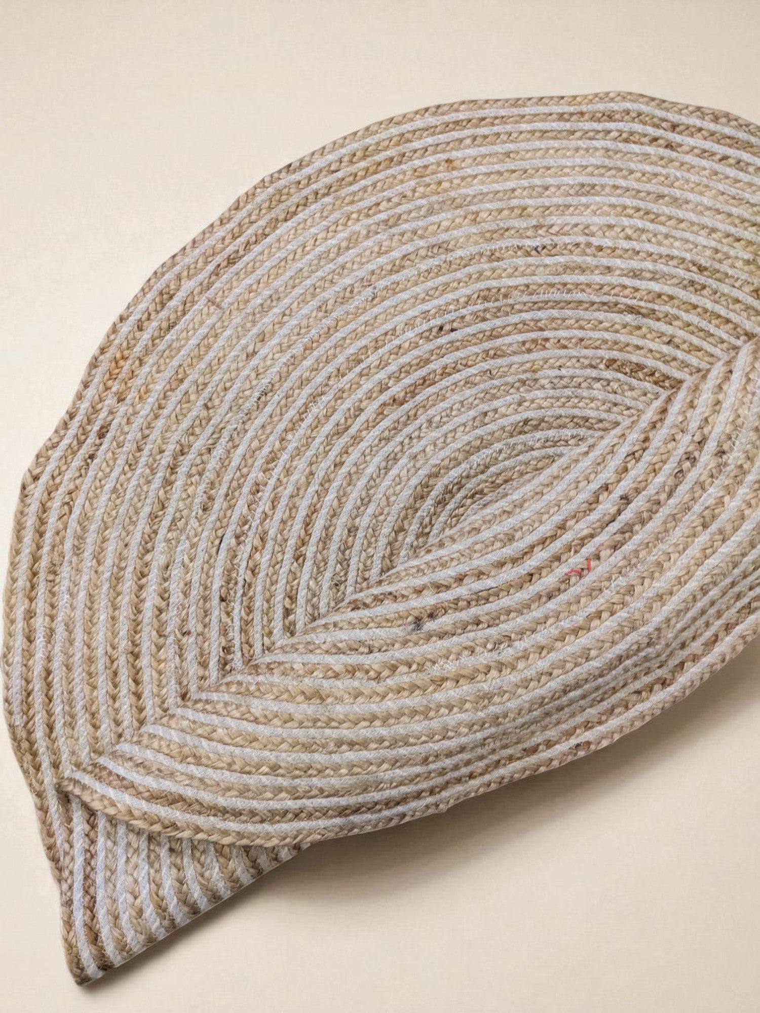 Braided Natural Round Jute Rug - 119 x 119 cm