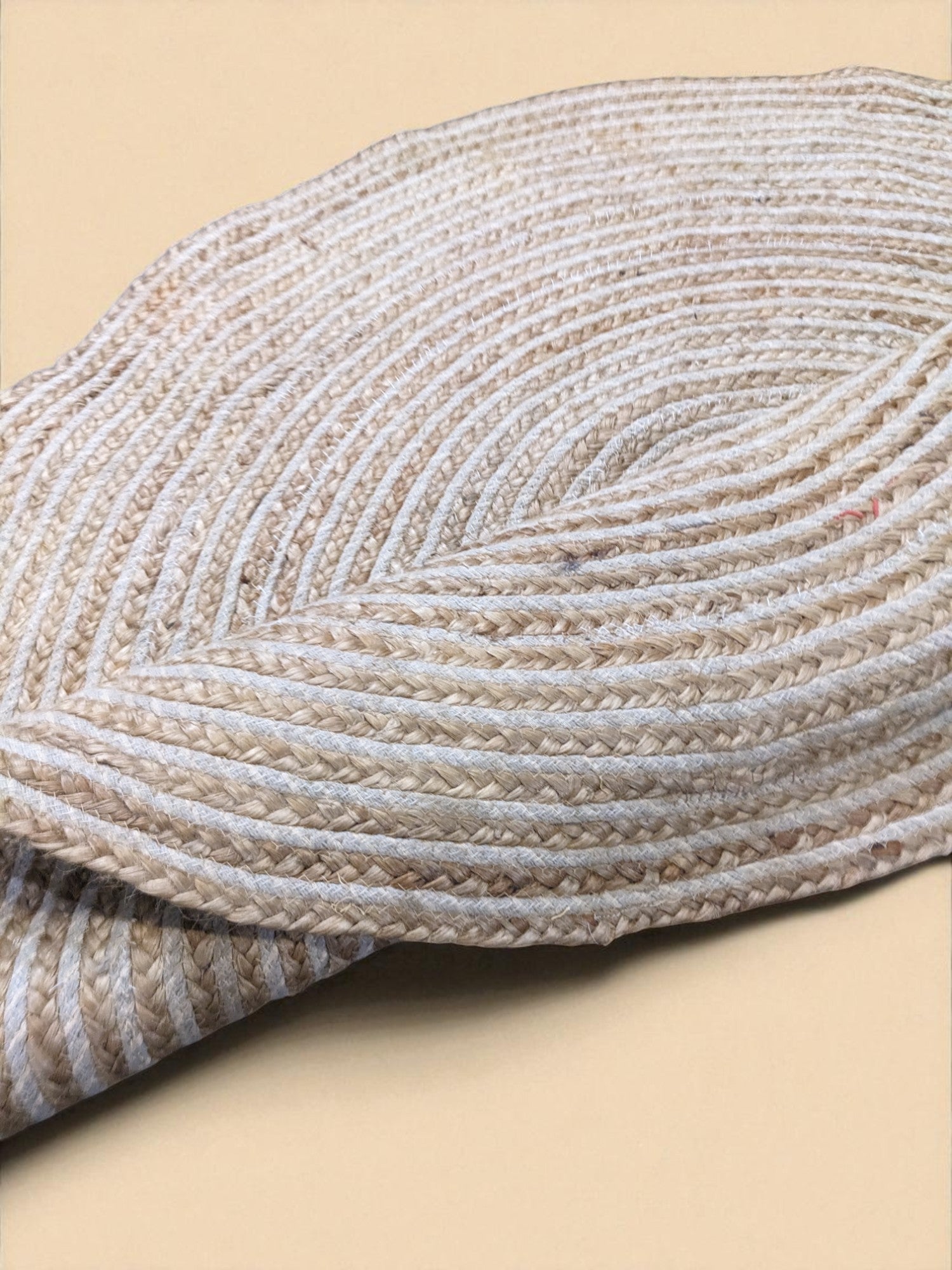 Braided Natural Round Jute Rug - 119 x 119 cm