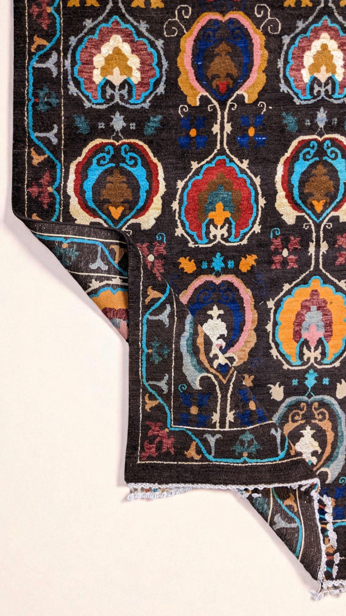 Suzani Modern Chobi Rug - Size: 185 × 121 cm