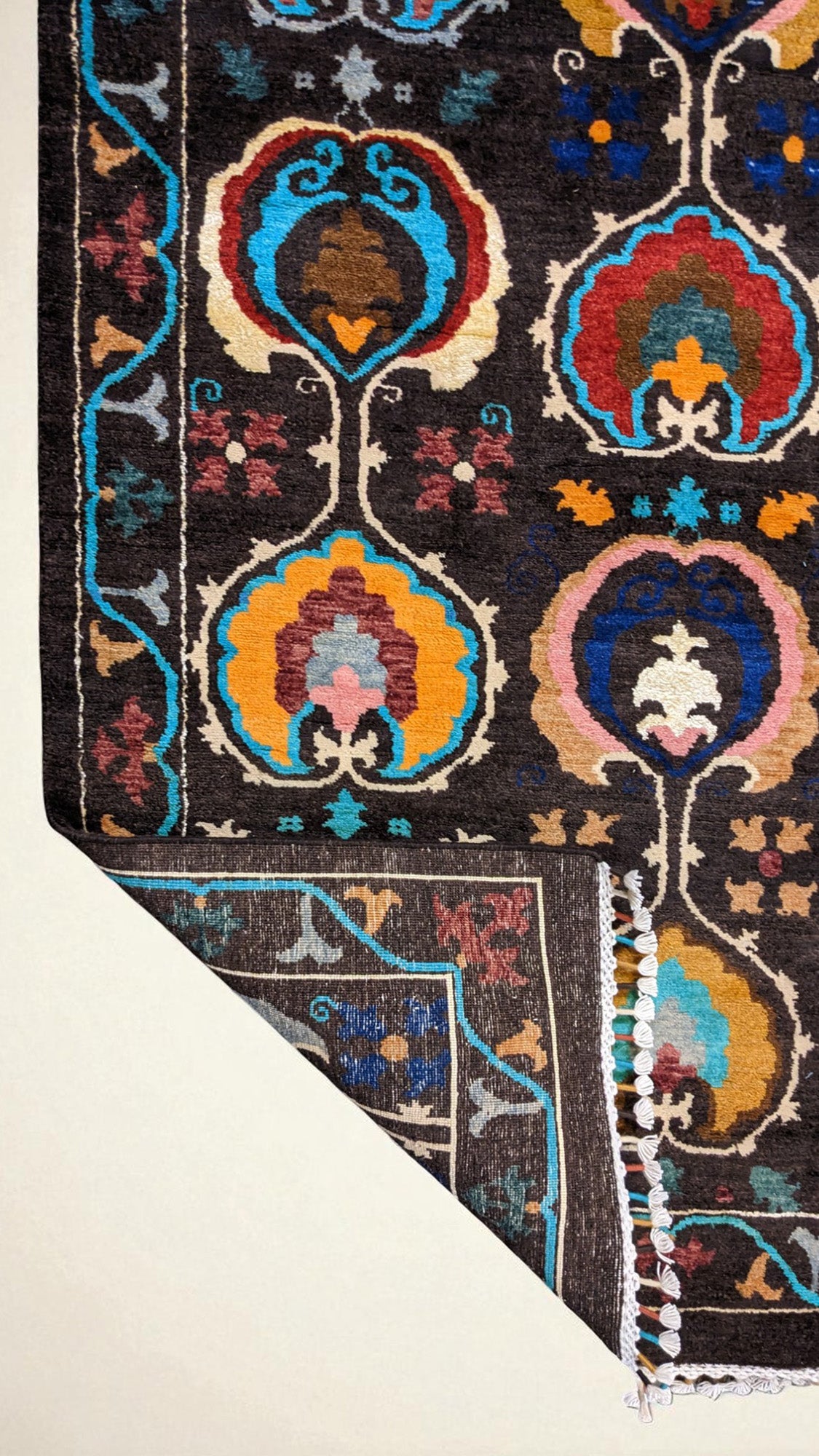 Suzani Modern Chobi Rug - Size: 185 × 121 cm