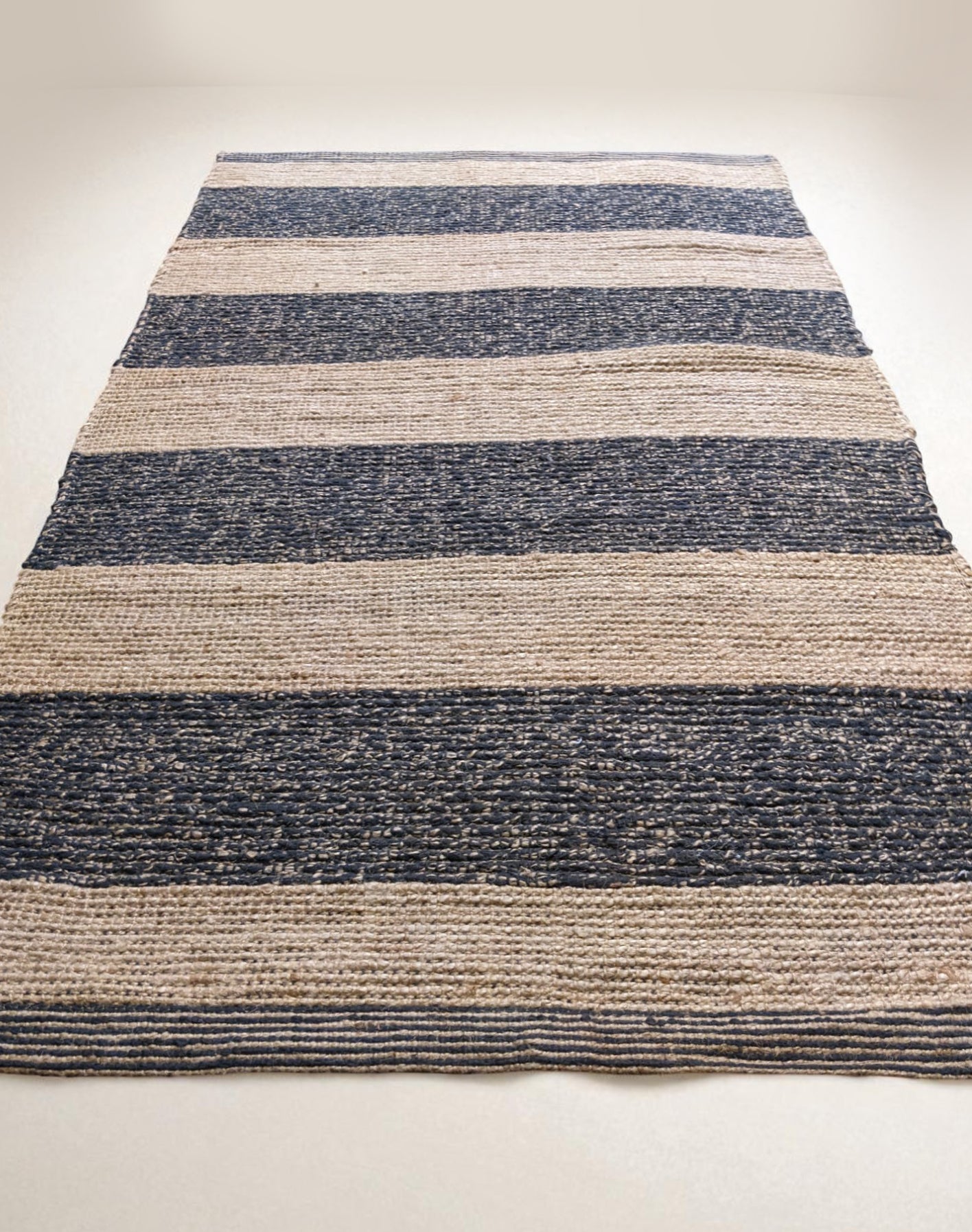 Braided Natural Jute Rug - 152 x 85 cm