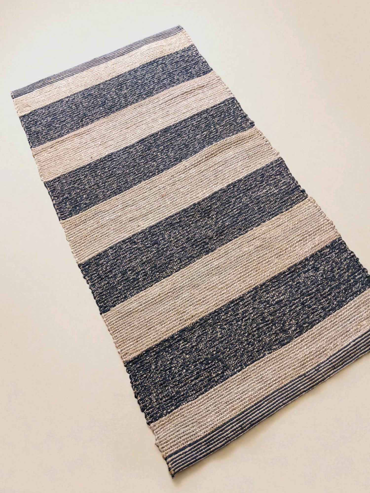 Braided Natural Jute Rug - 152 x 85 cm