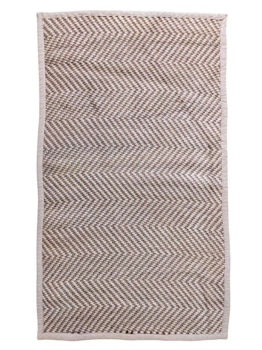 Braided Natural Jute Rug - 149 x 85 cm