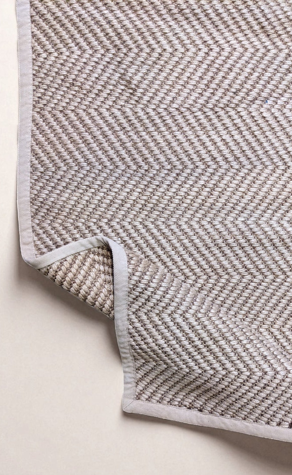 Braided Natural Jute Rug - 149 x 85 cm