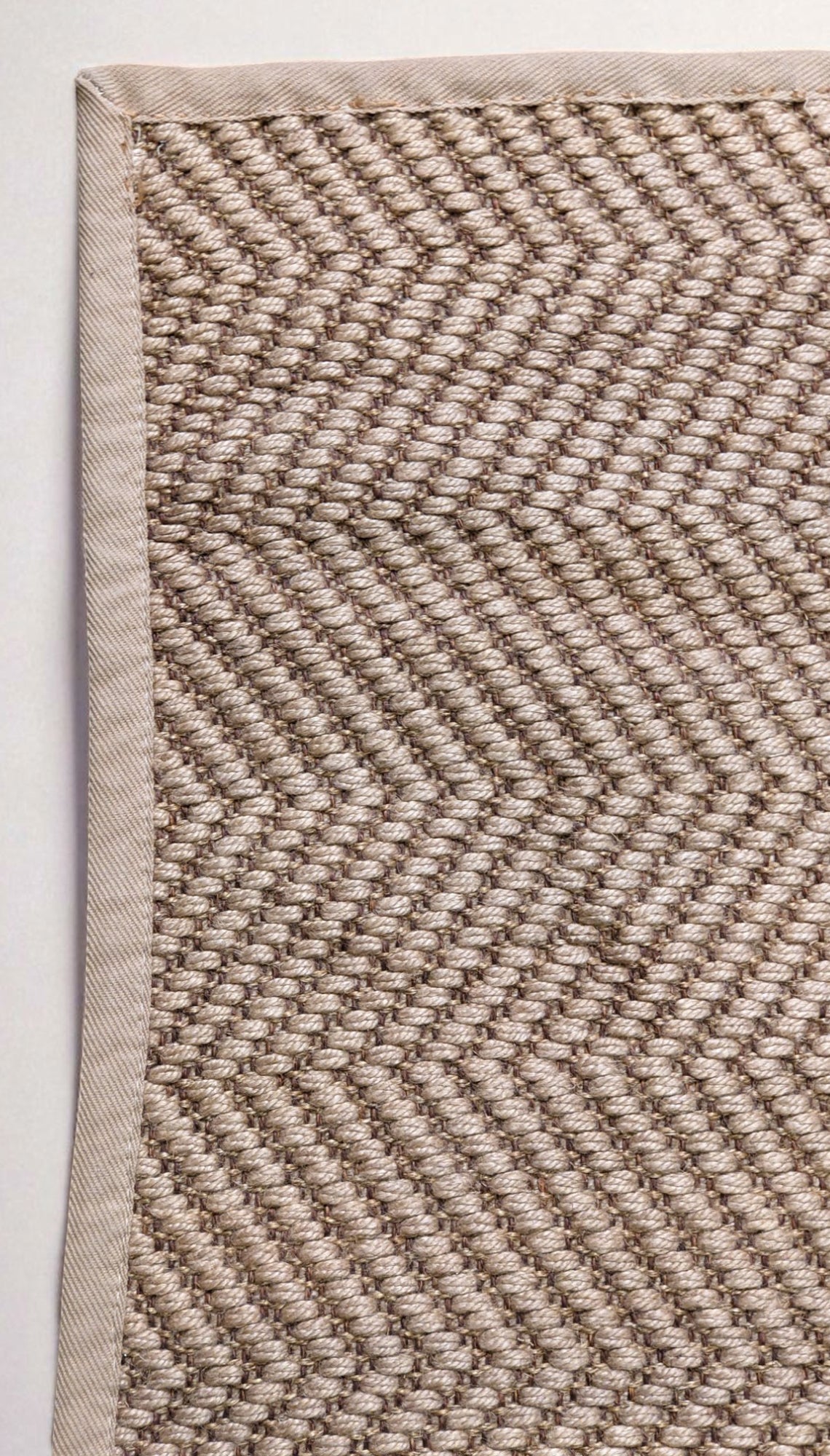 Braided Natural Jute Rug - 149 x 85 cm
