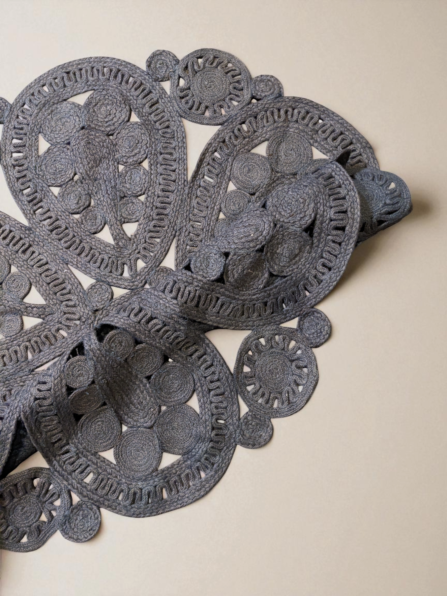 Braided Overdyed Round Jute Rug - 122 x 122 cm