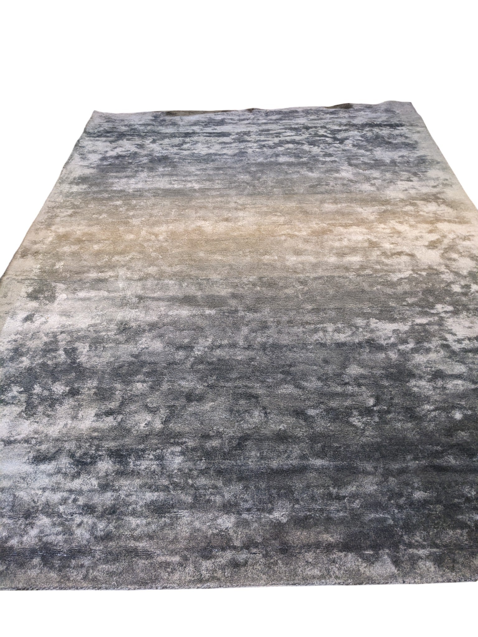 Hand Tufted Rug - Size: 405 × 289 cm