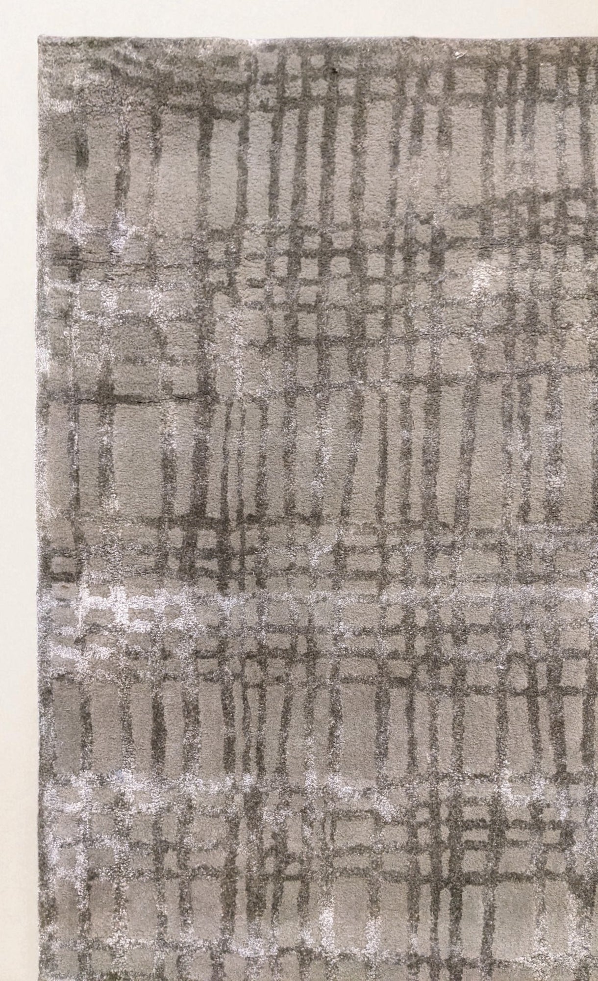 Arlo Hand Tufted Rug - Size: 274 × 188 cm