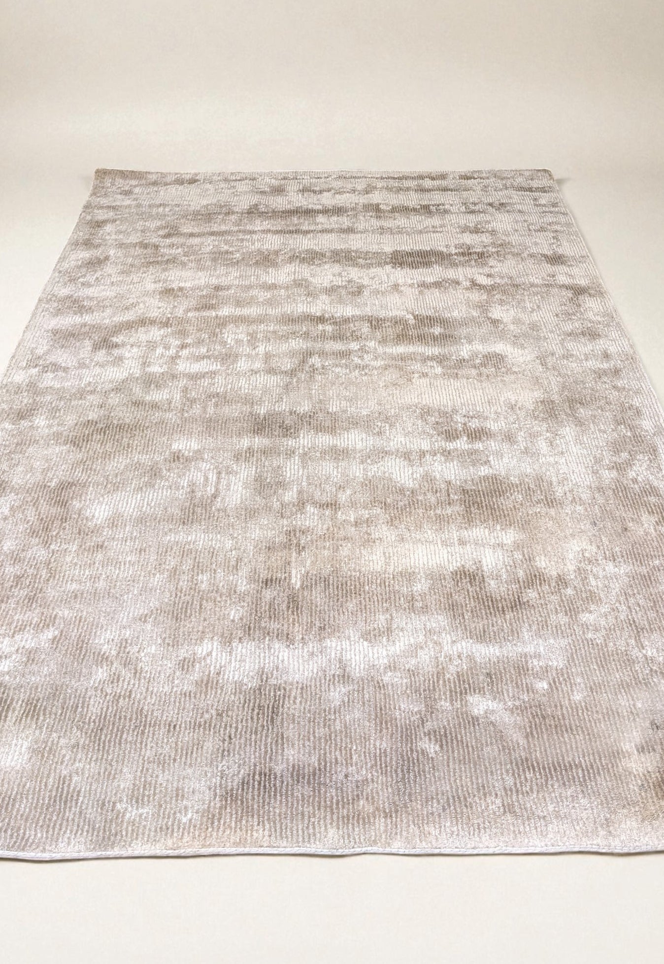 Alune Hand Tufted Rug - Size: 274 × 191 cm