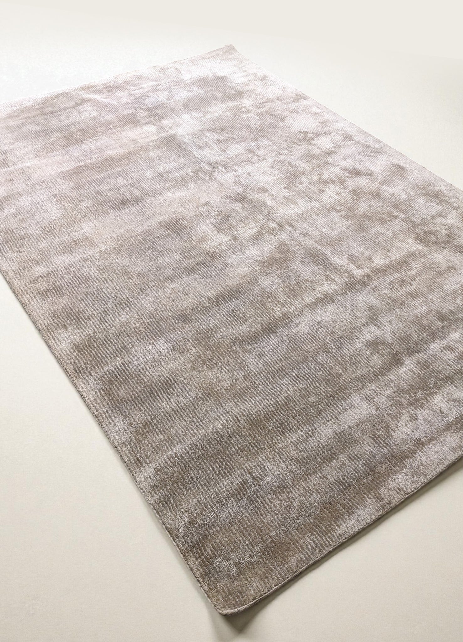 Alune Hand Tufted Rug - Size: 274 × 191 cm